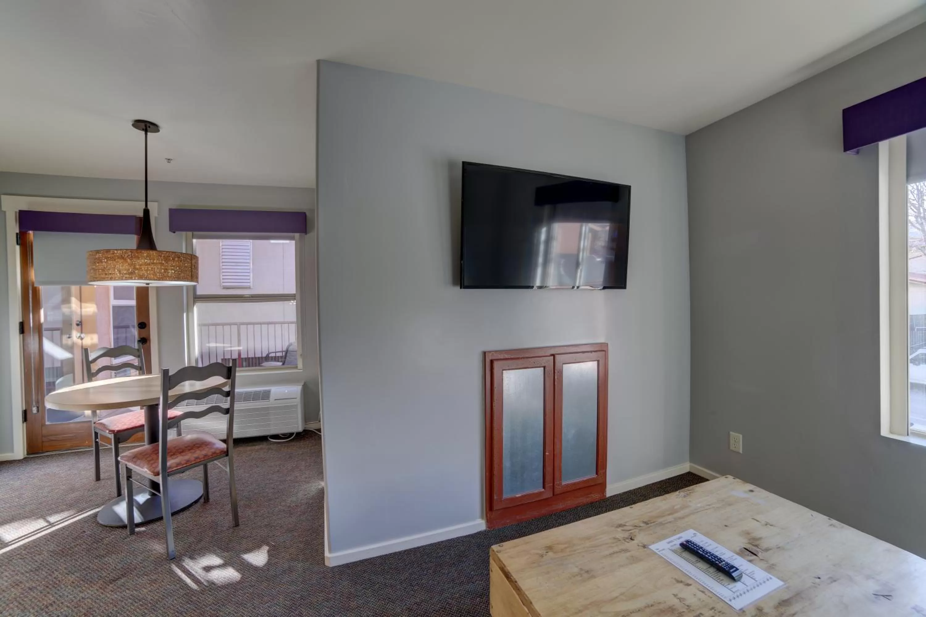 TV and multimedia in The Gonzo Inn