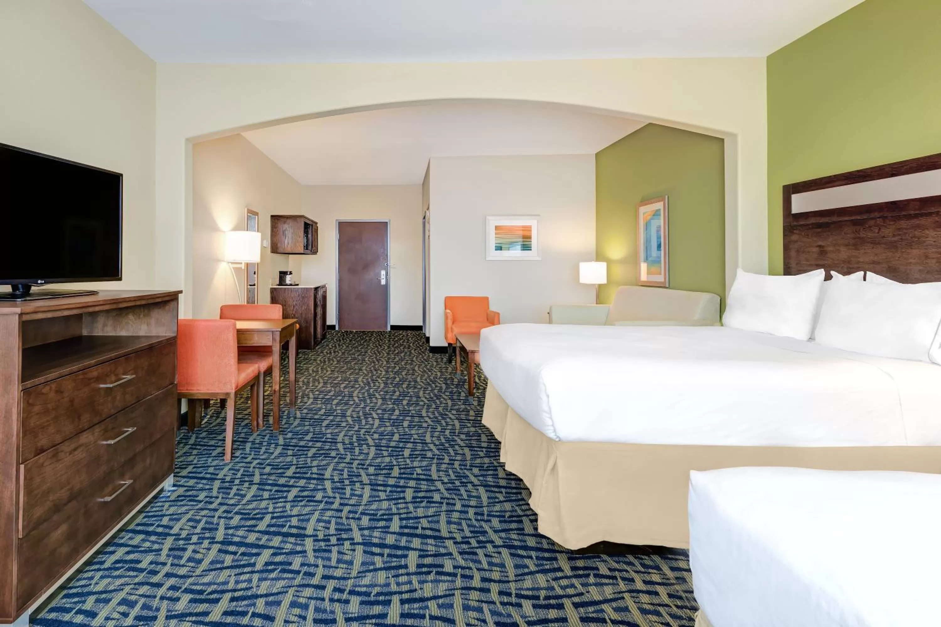 Photo of the whole room, Bed in Holiday Inn Express Hotel and Suites Monahans I-20 by IHG