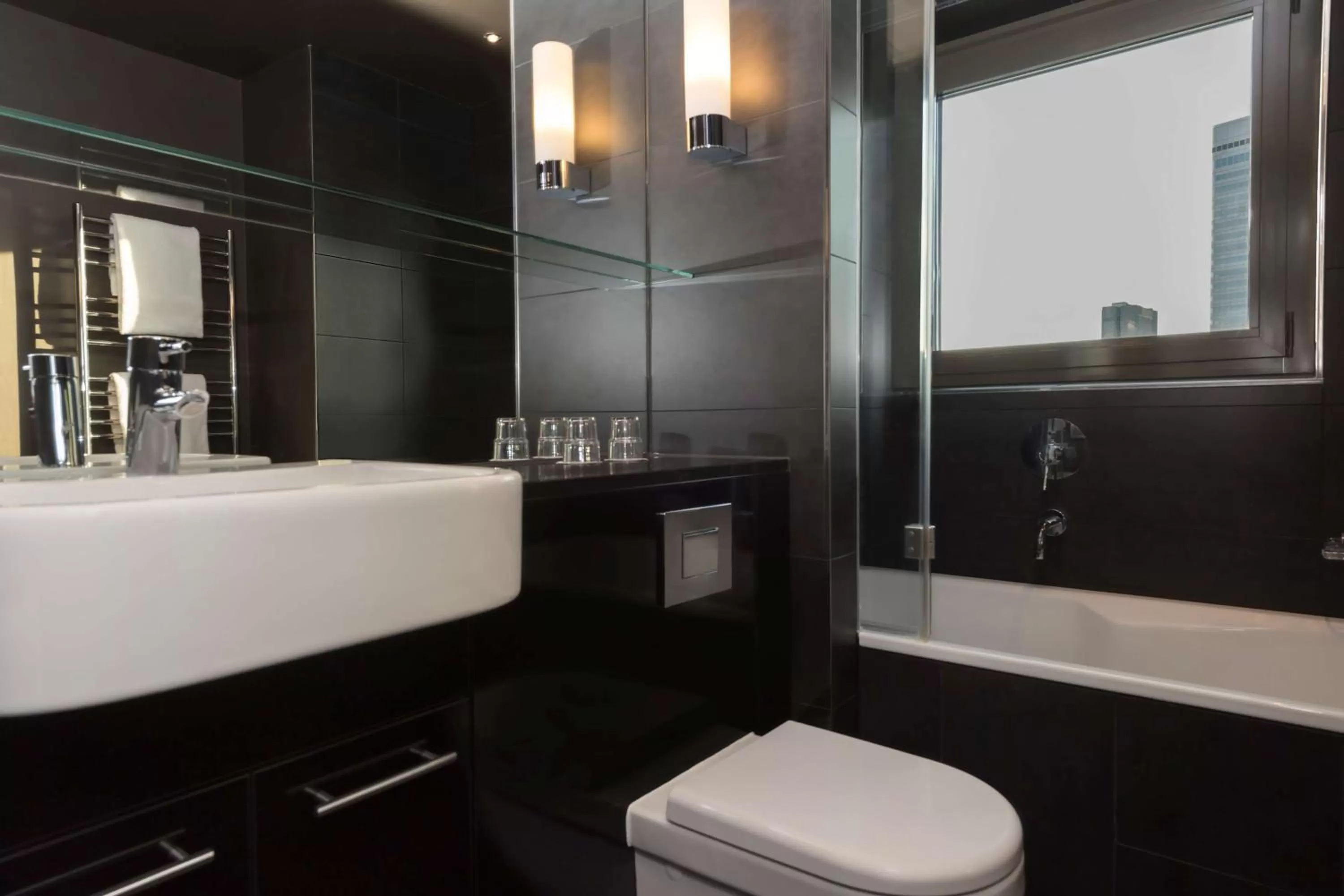 Bathroom in Adina Apartment Hotel Frankfurt Neue Oper