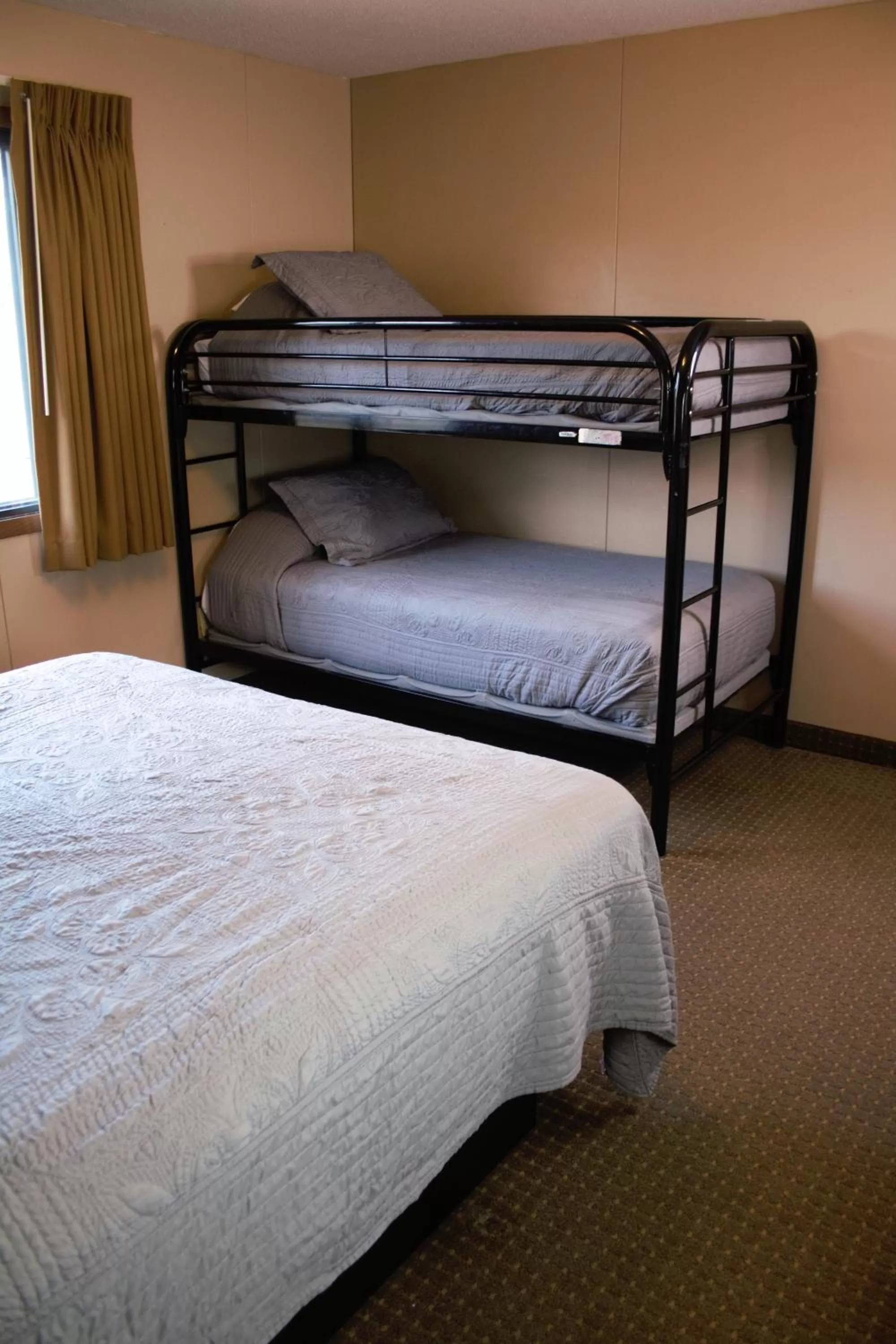 bunk bed, Bed in Lewis & Clark Resort