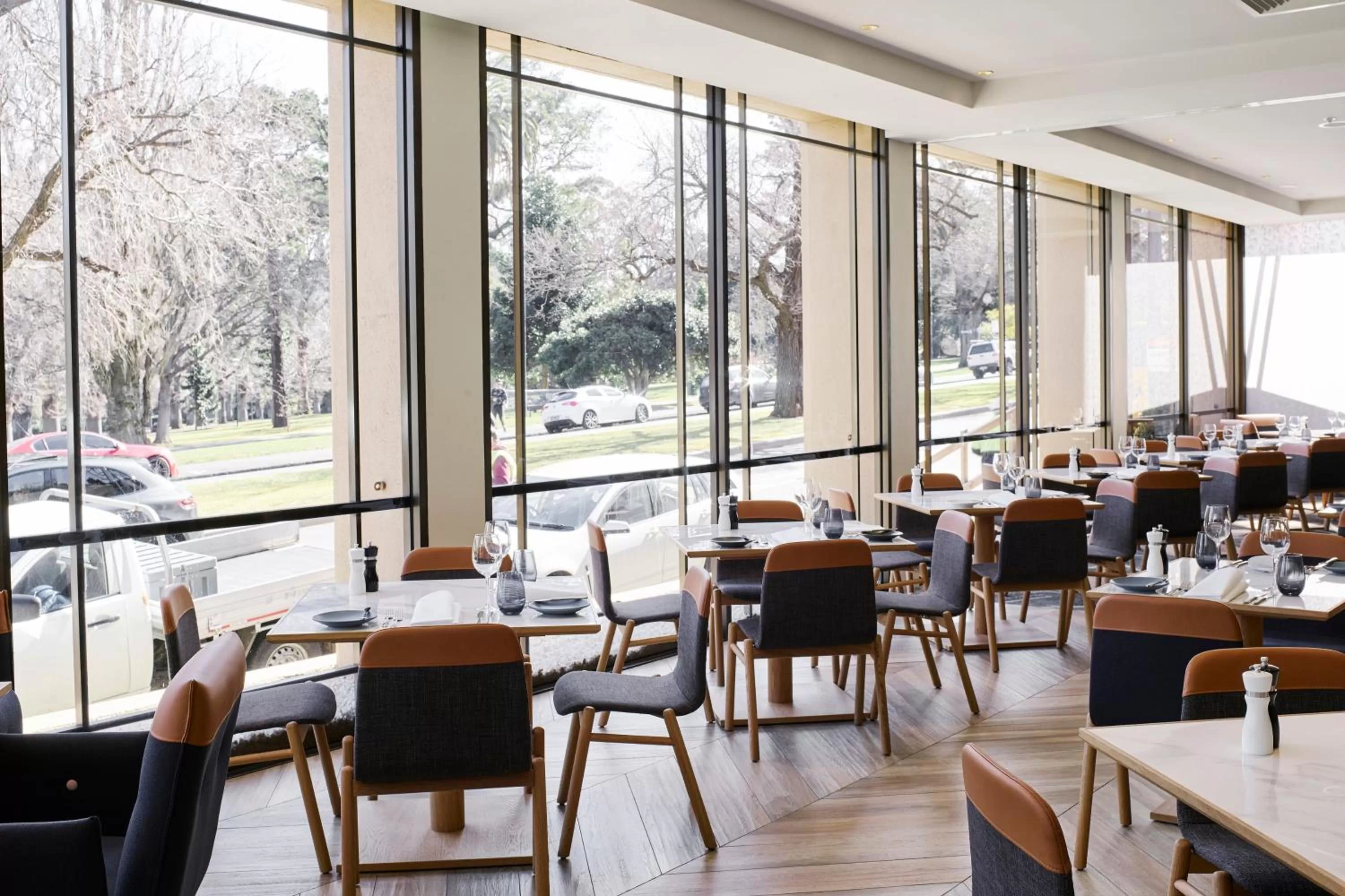 Restaurant/places to eat in Pullman Melbourne On the Park