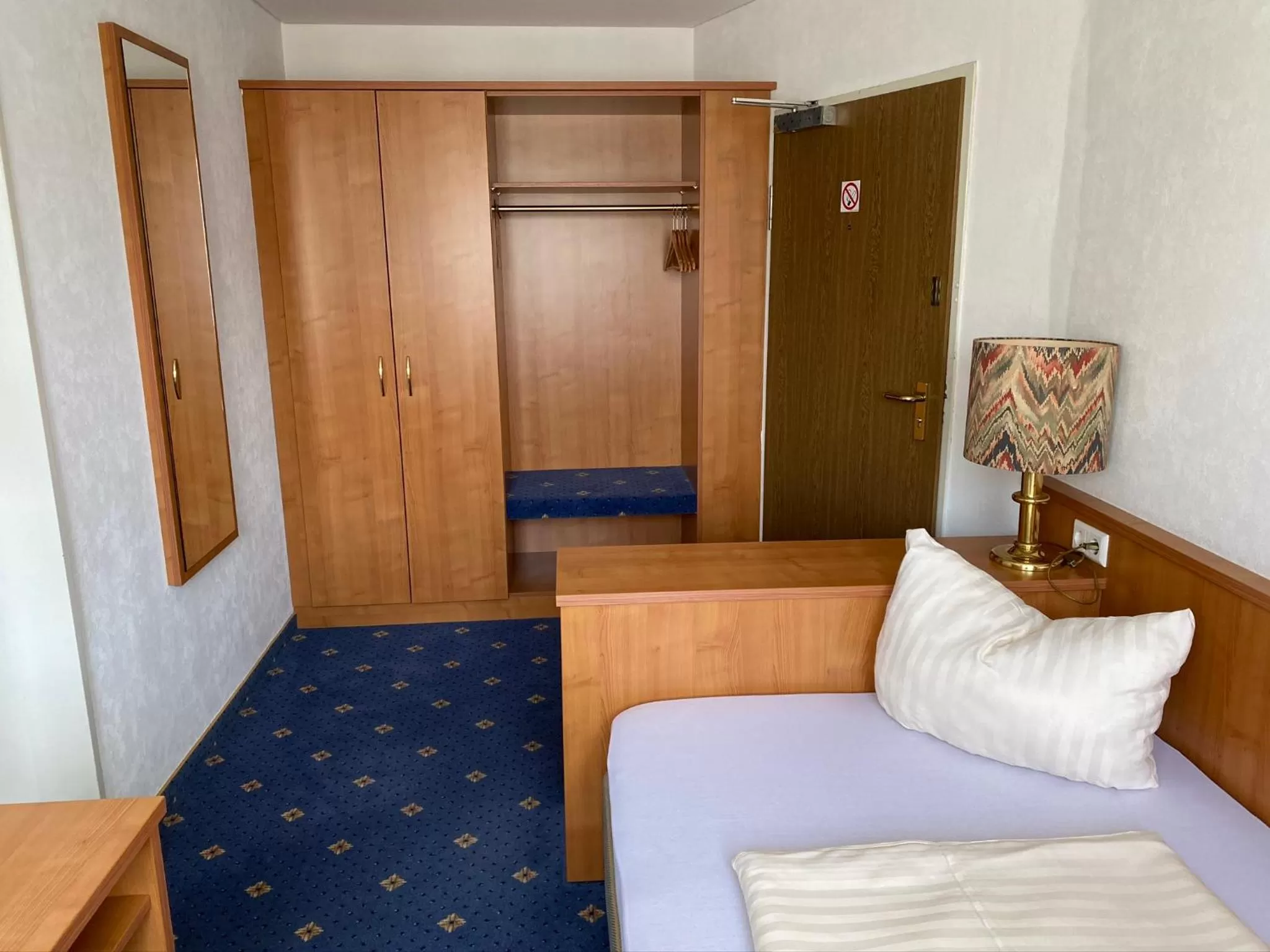 Living room, Bed in Hotel Kaiserhof