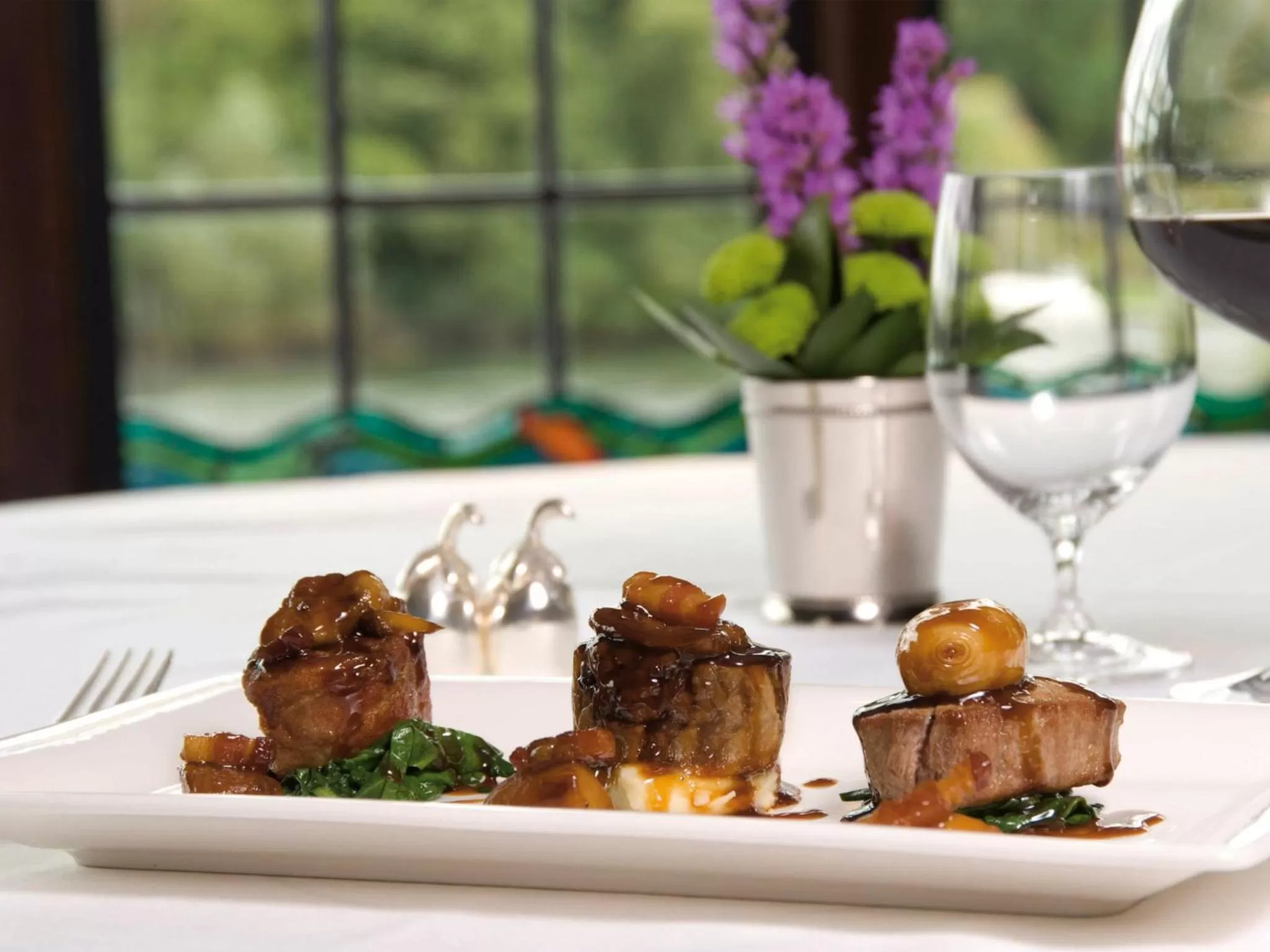 Food and drinks in Macdonald Compleat Angler