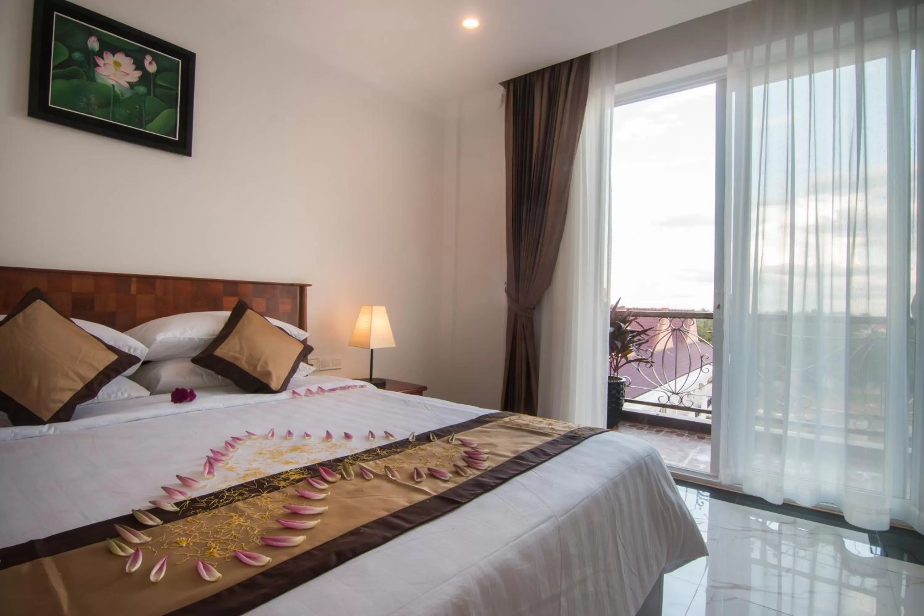 Bedroom, Bed in Glorious Hotel