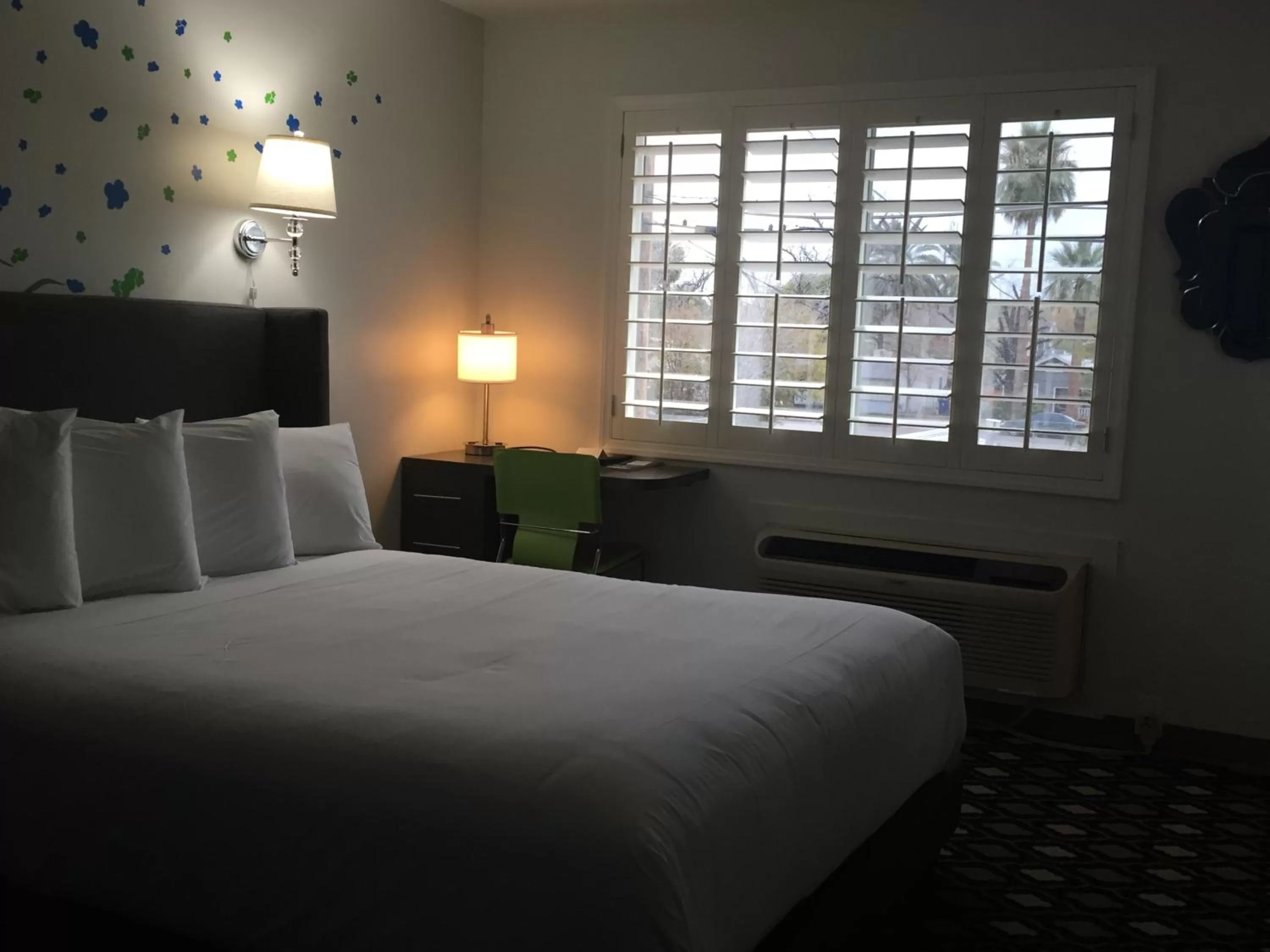 Decorative detail, Bed in University Inn ASU/Tempe