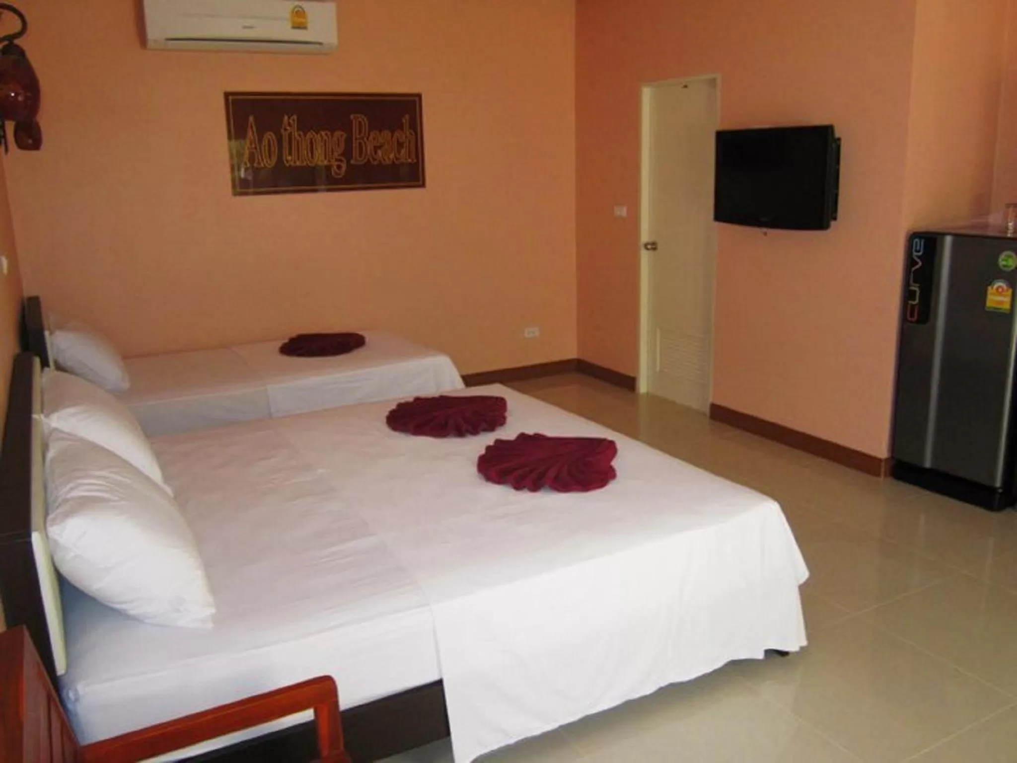 Bed in Ao Thong beach Resort