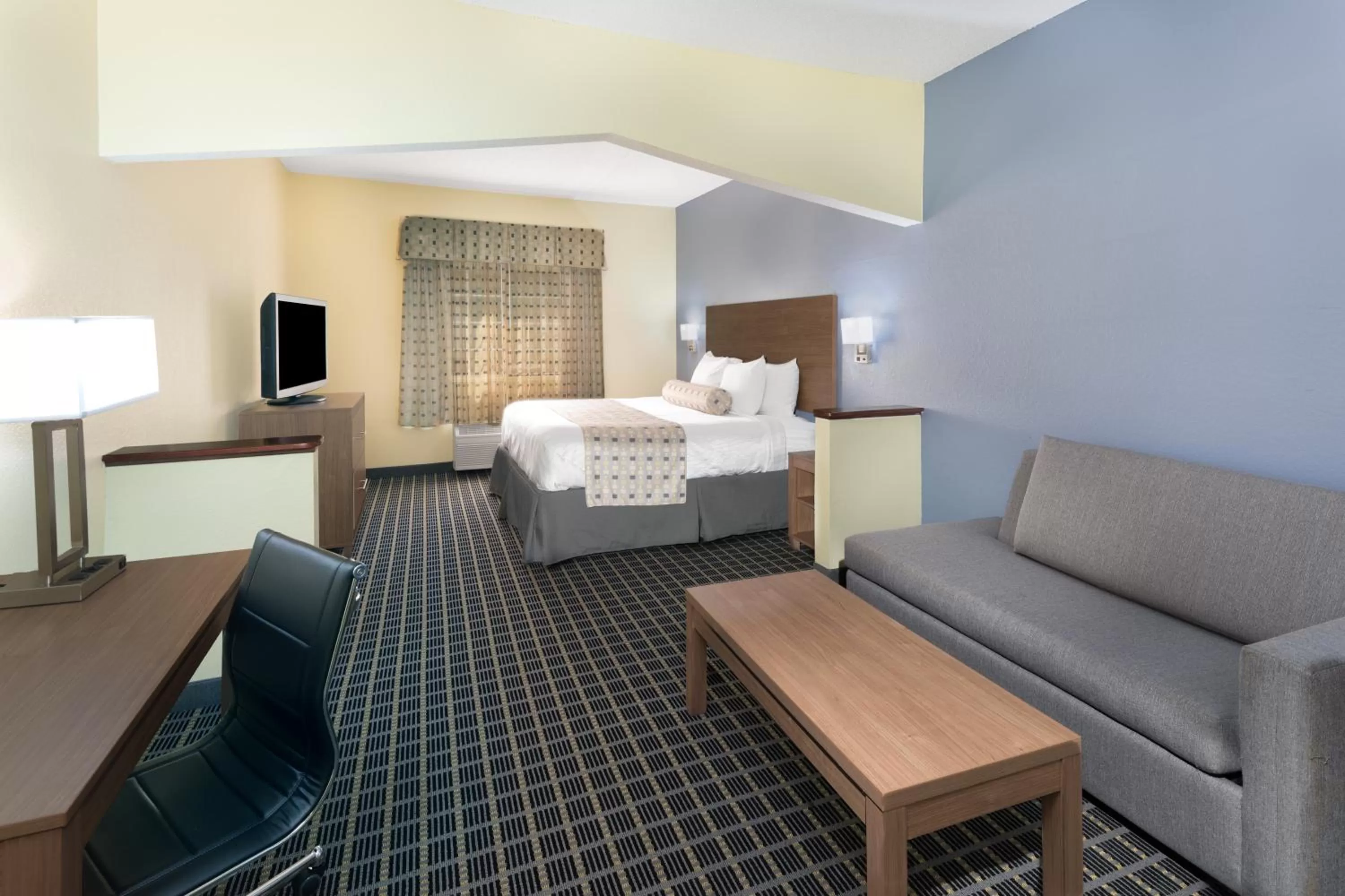 King Studio Suite - Mobility Access/Non-Smoking in Days Inn & Suites by Wyndham Union City