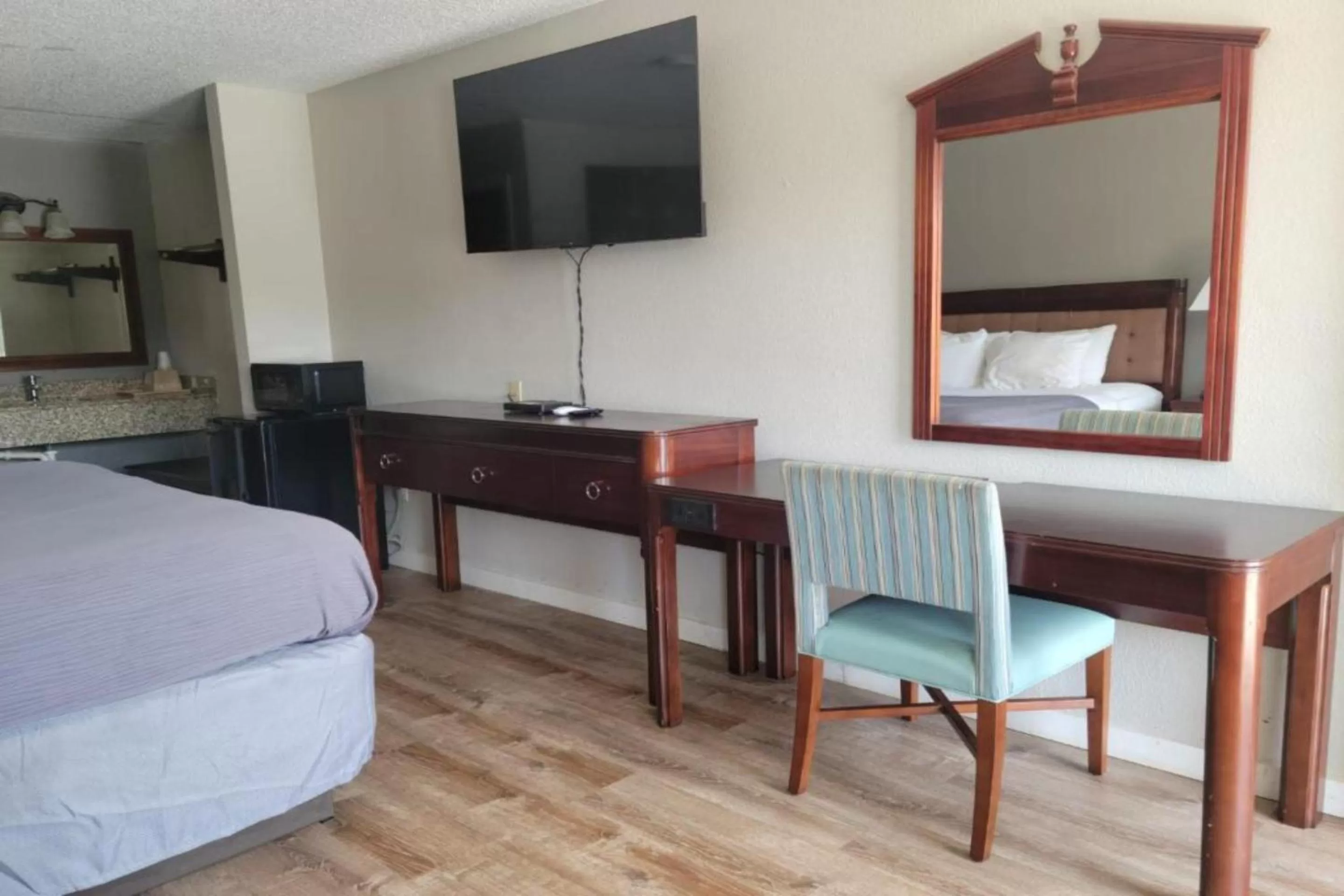 Bedroom, Bed in Western Motel, Thomasville