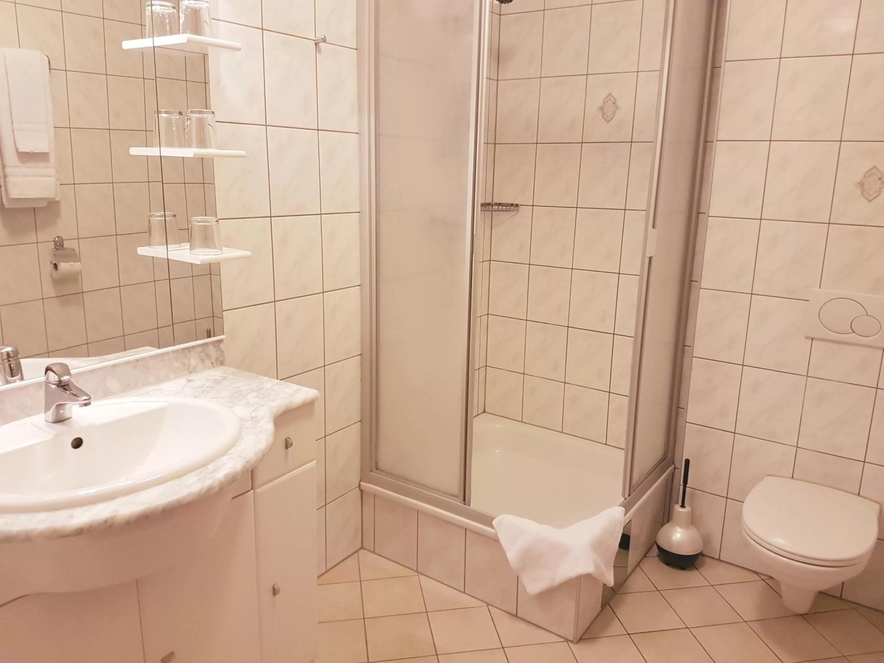 Shower in Hotel Haydn