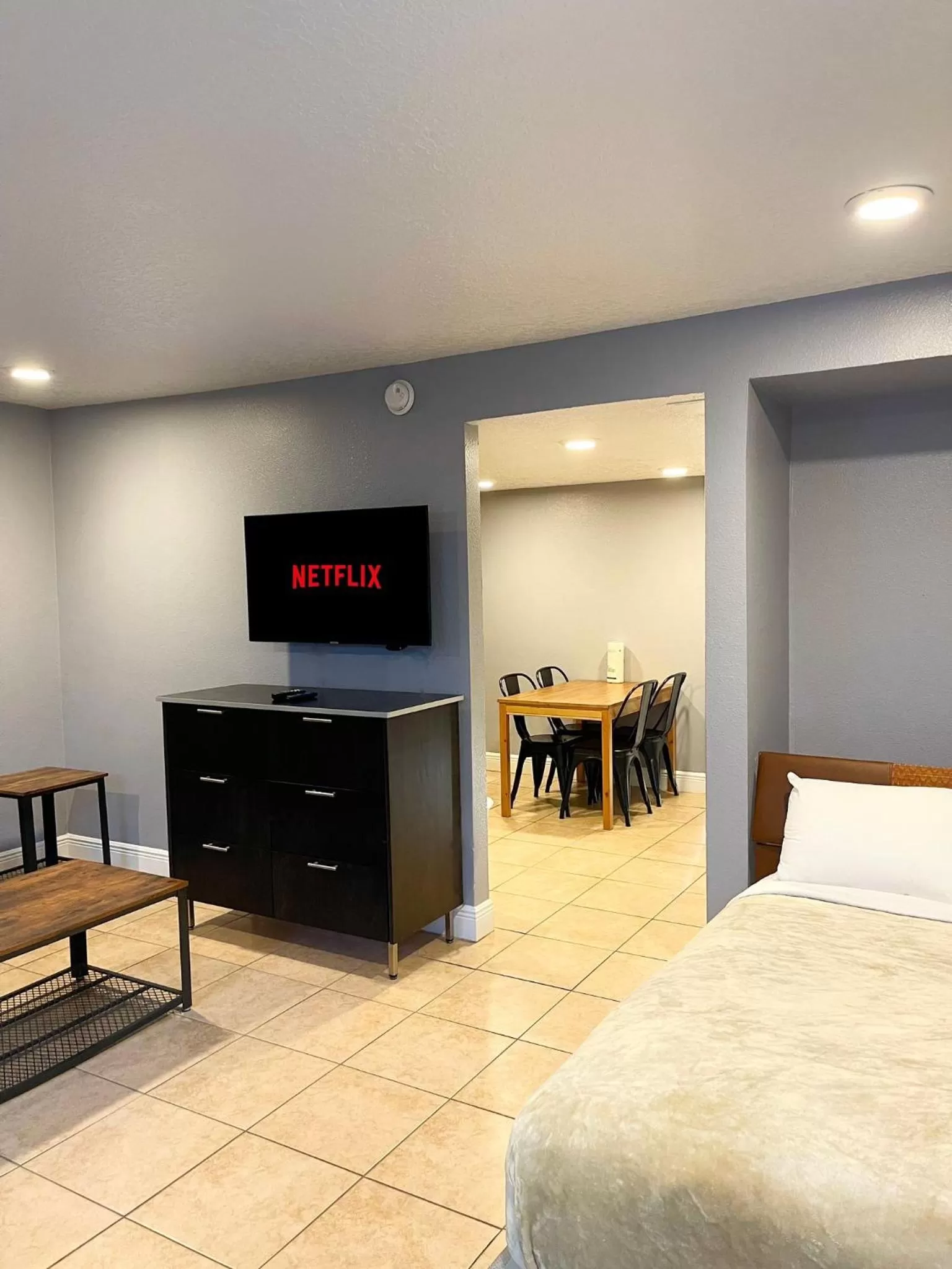 Living room, Bed in Celebration Suites