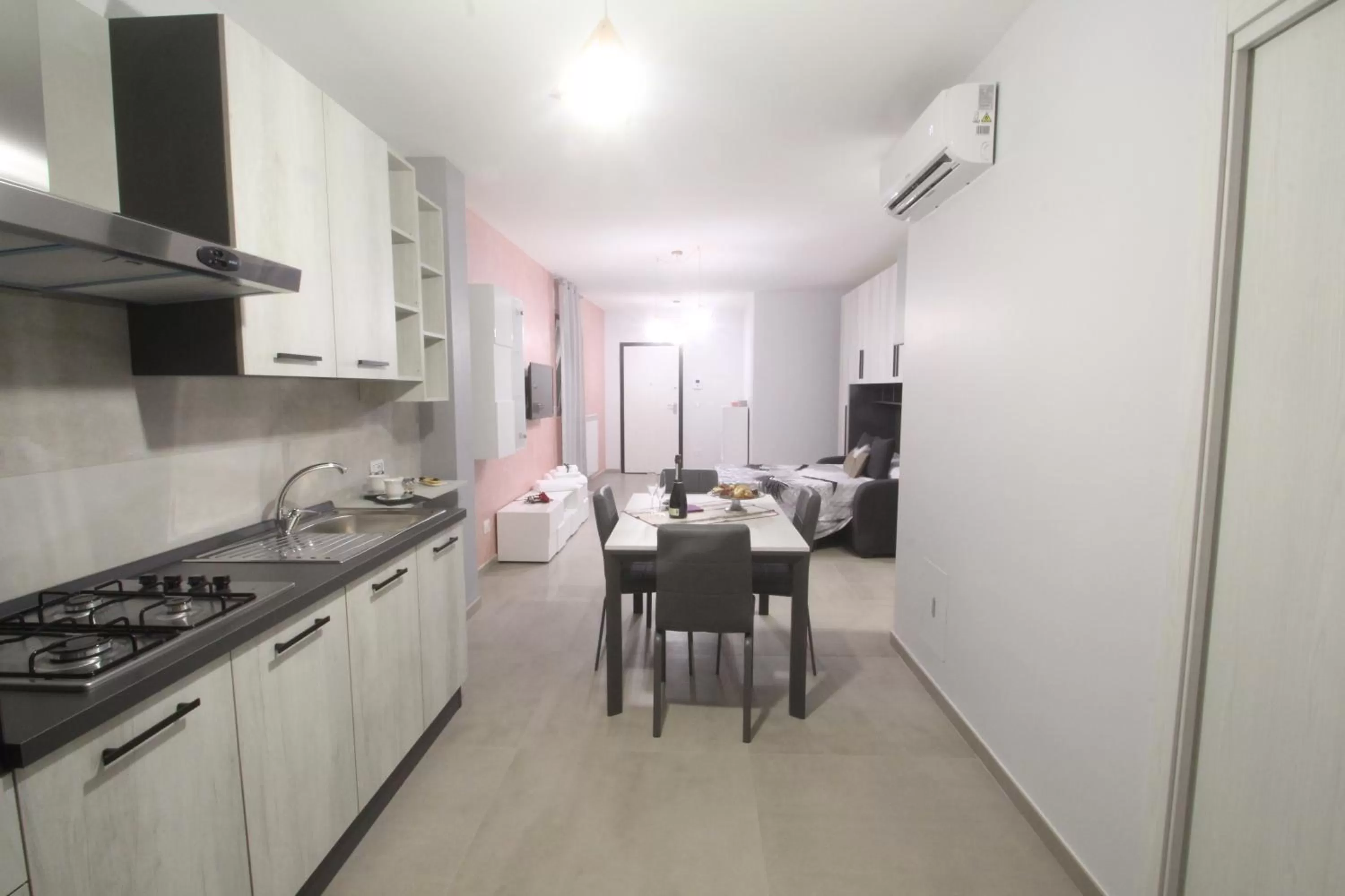 Apartment with Balcony in B&B Elles con parcheggio interno