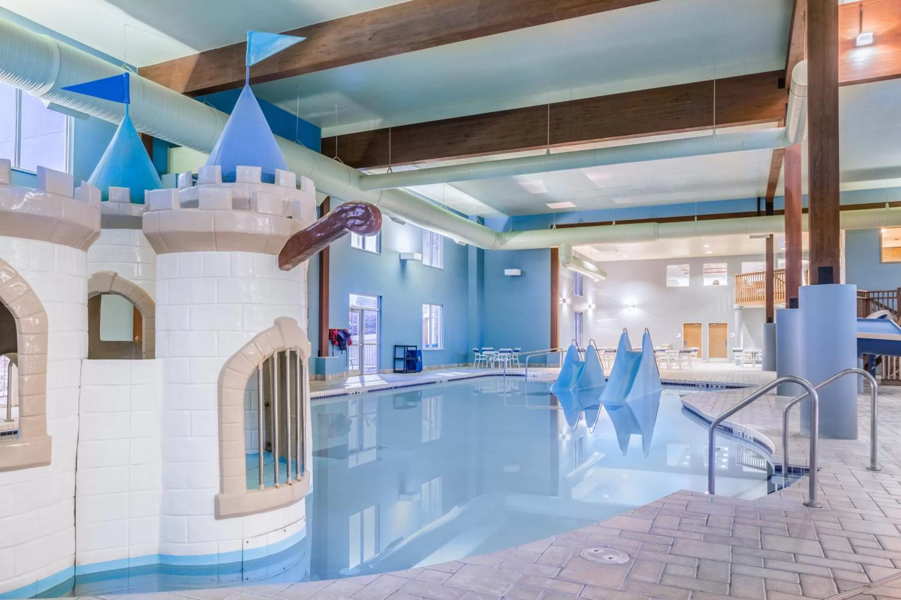 Lobby or reception in Holiday Inn Express Wisconsin Dells by IHG