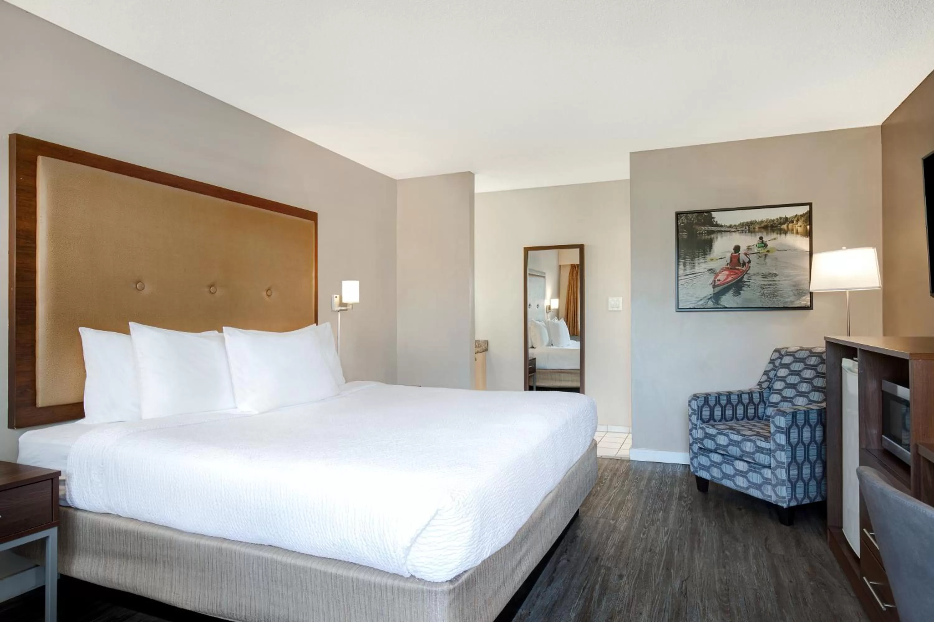 Bed in Days Inn by Wyndham Victoria Uptown