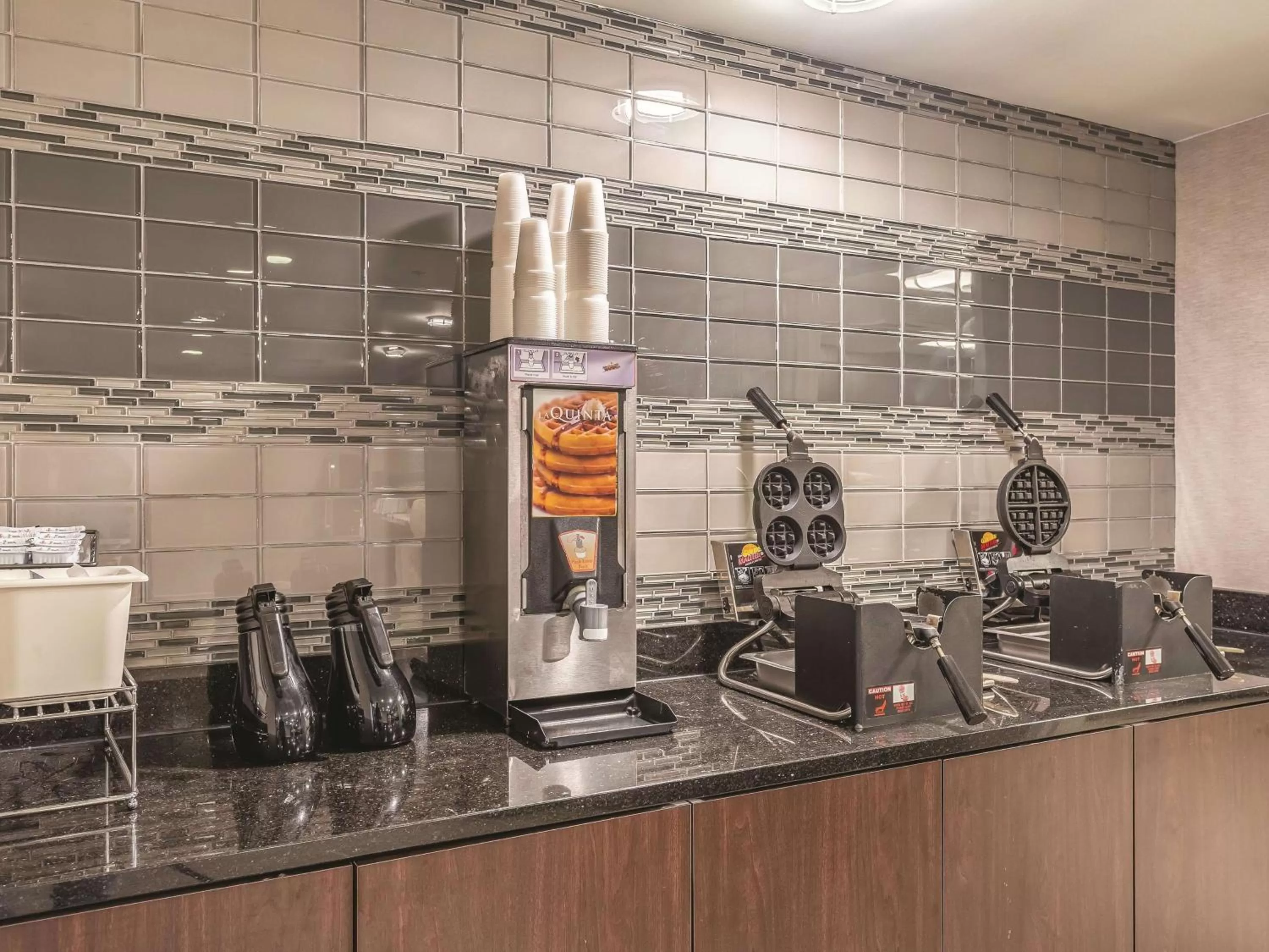 Restaurant/places to eat in La Quinta by Wyndham Columbia / Fort Meade