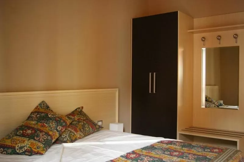 Photo of the whole room, Bed in SoloSonno