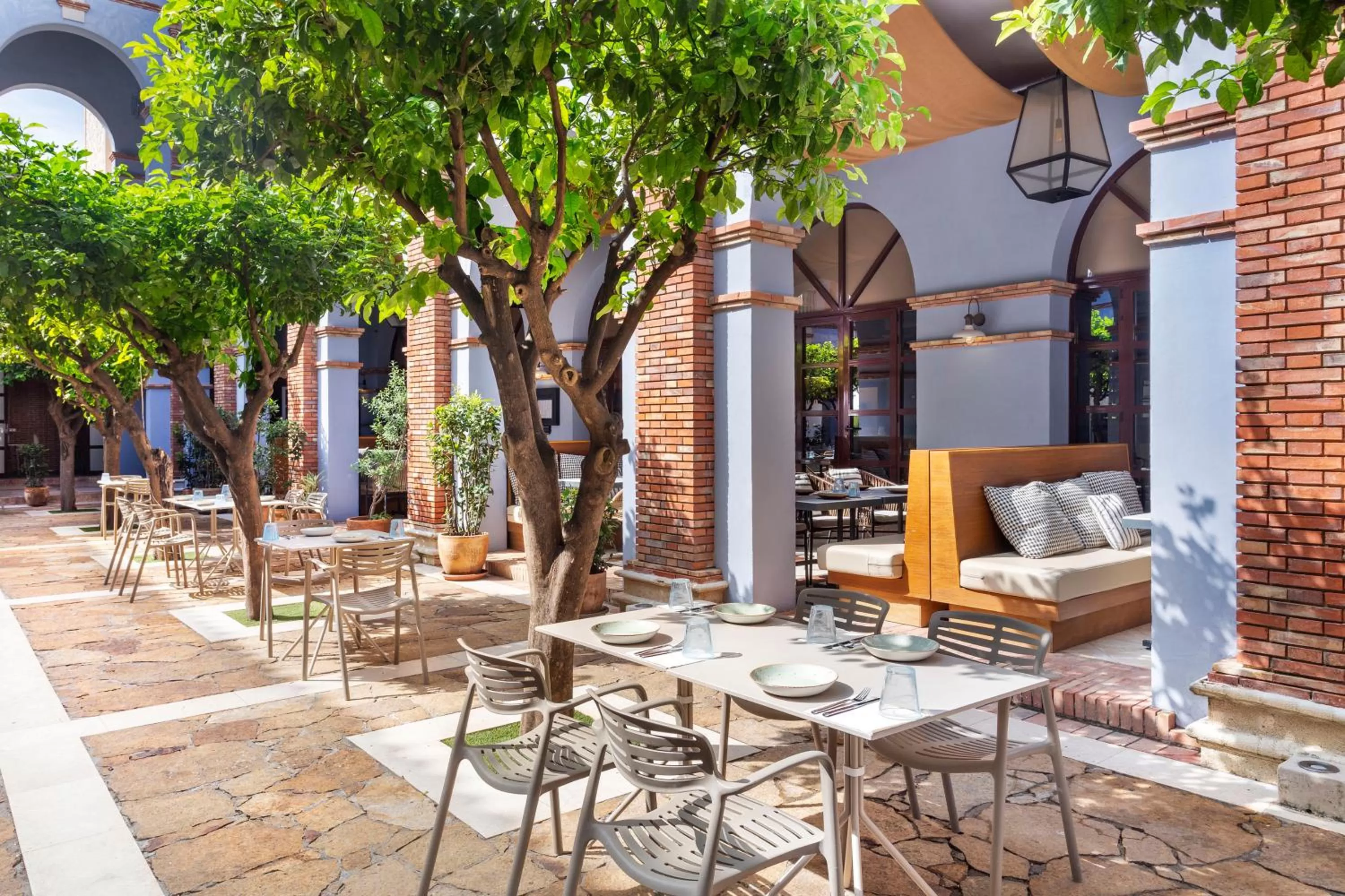 Restaurant/places to eat in Melia Villaitana