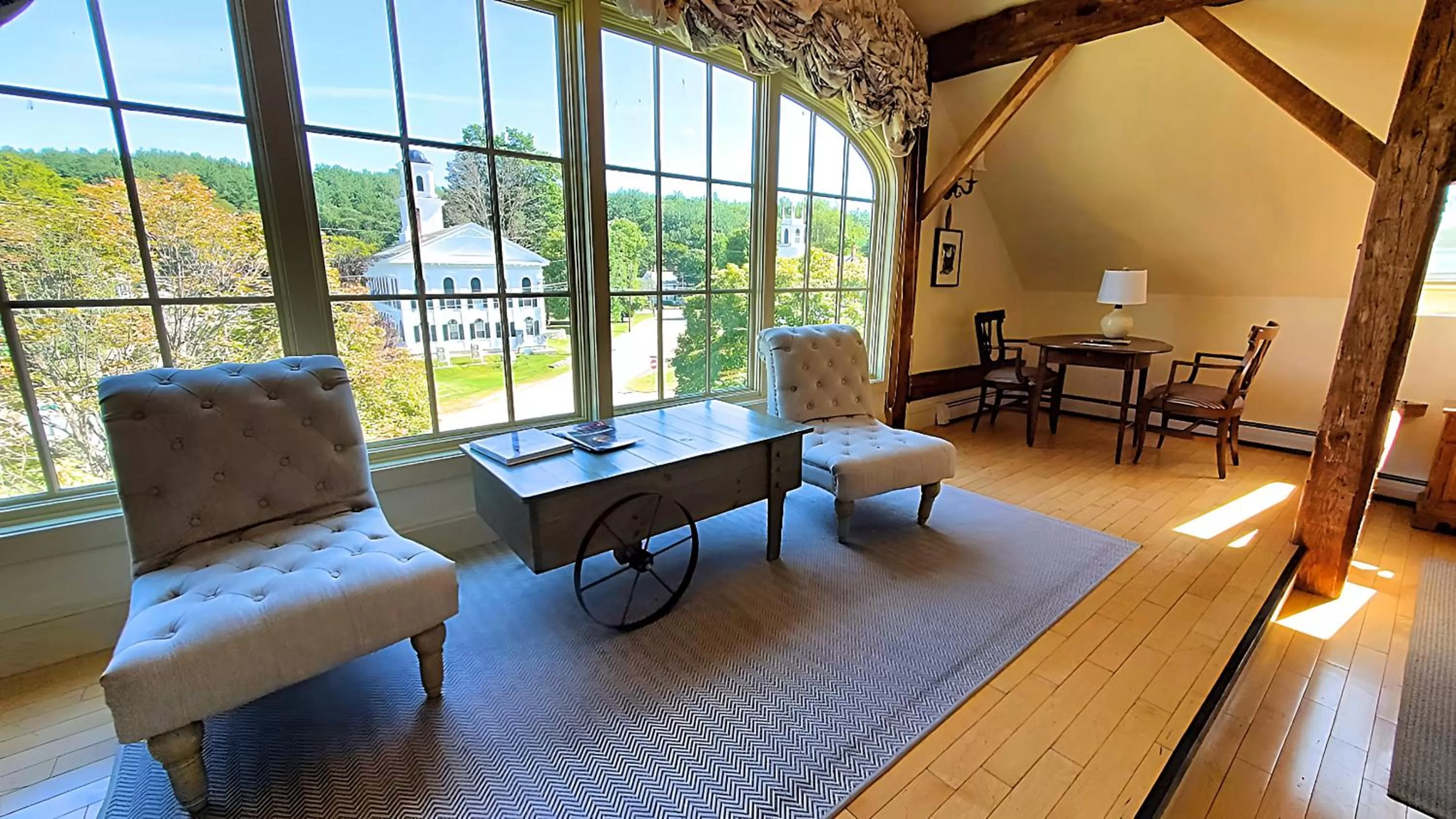 Seating Area in Four Columns Inn