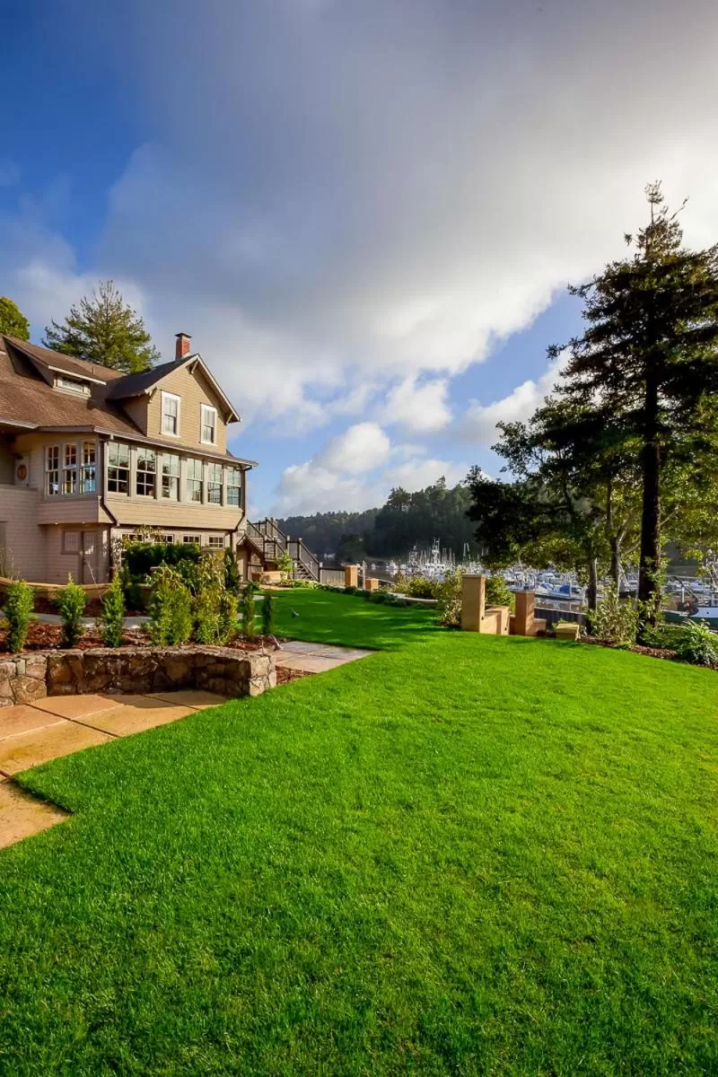 Garden in Noyo Harbor Inn