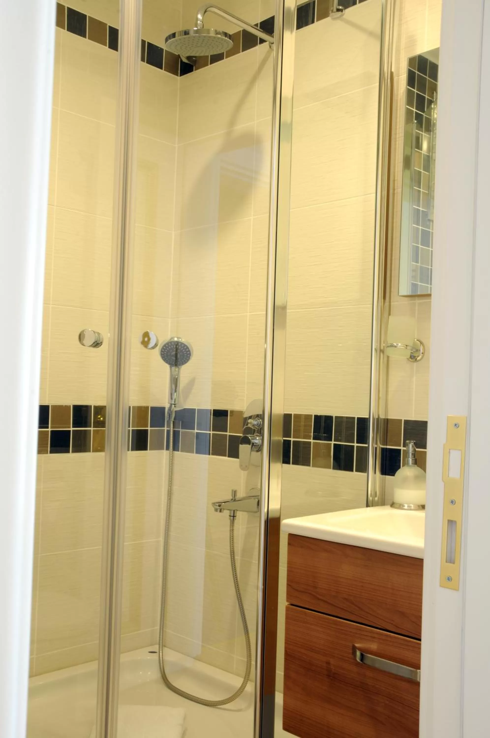 Bathroom in Sarnic Premier Hotel