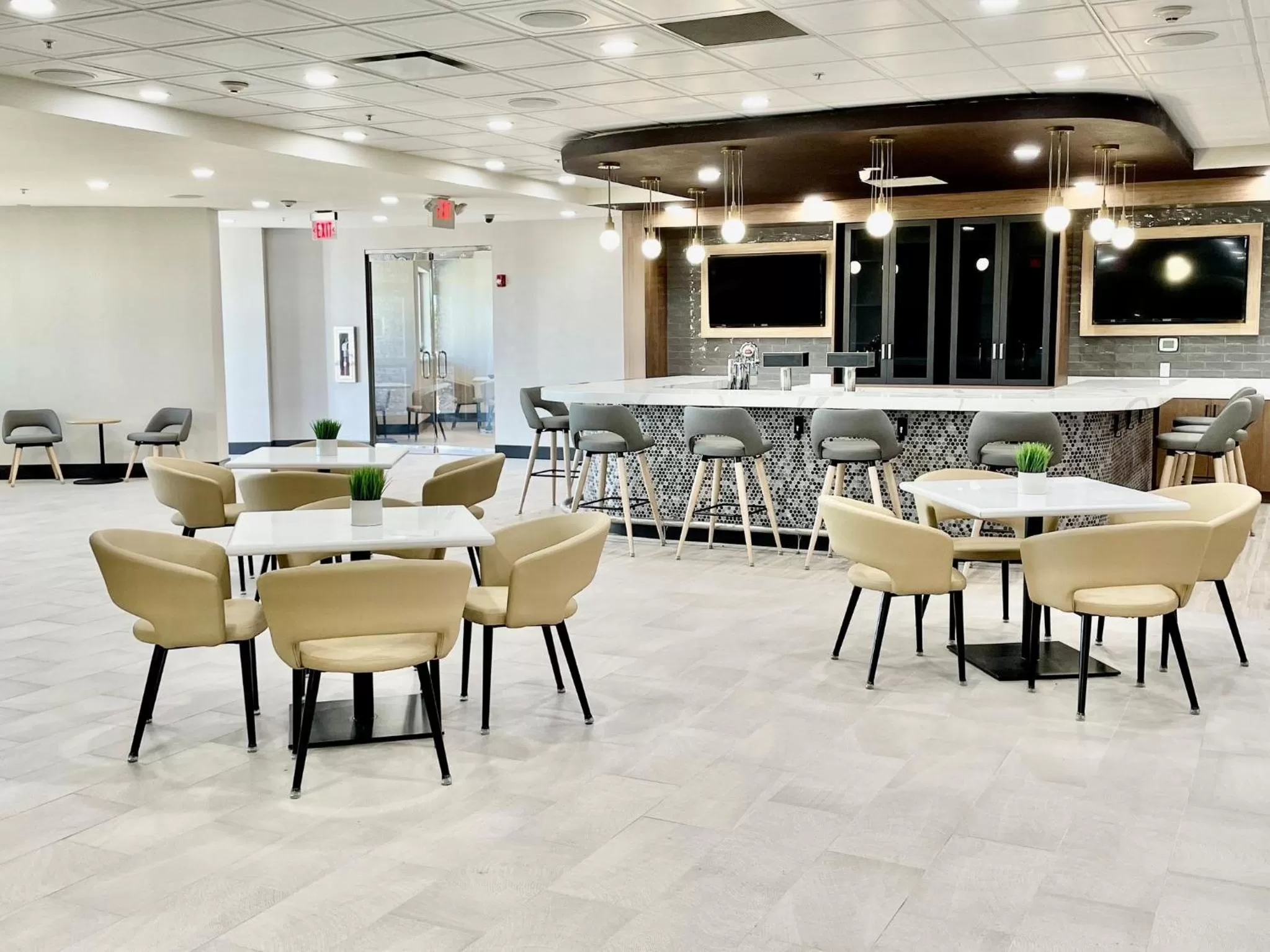 Lounge or bar in Holiday Inn Lansdale-Hatfield by IHG