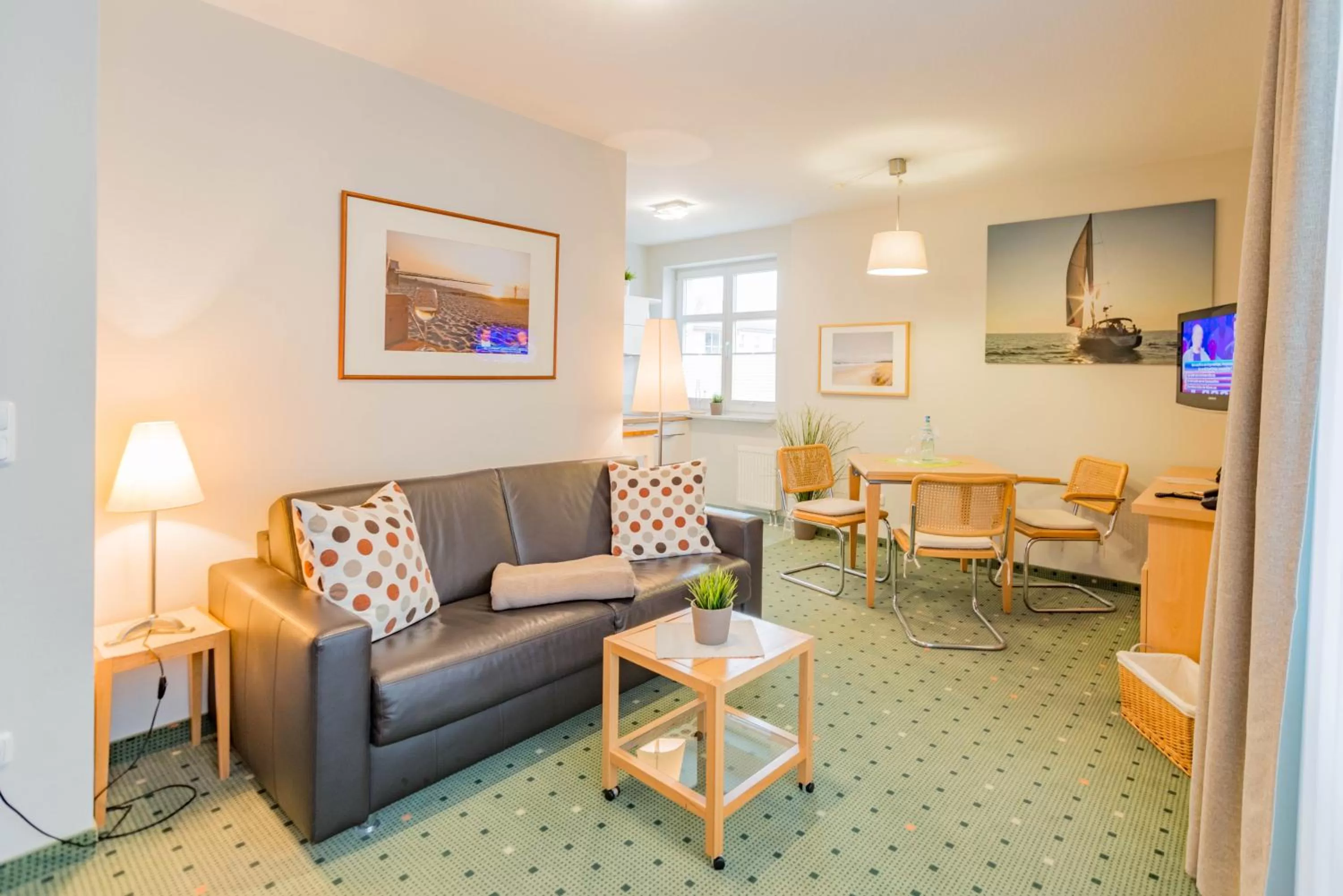 Photo of the whole room, Seating Area in Am Weststrand Apartmenthaus Waldeck