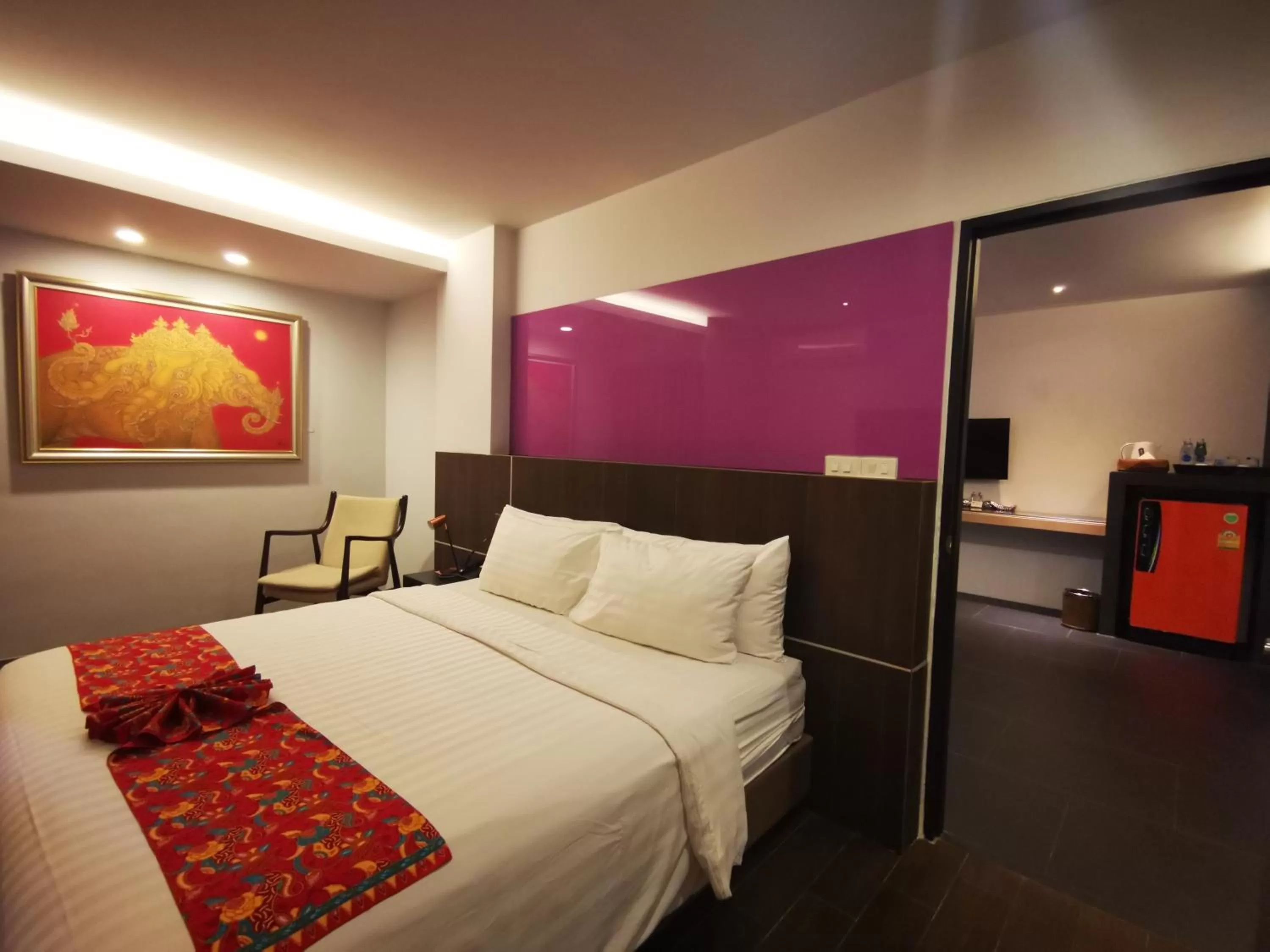 Photo of the whole room, Bed in Mandy Nok Hotel