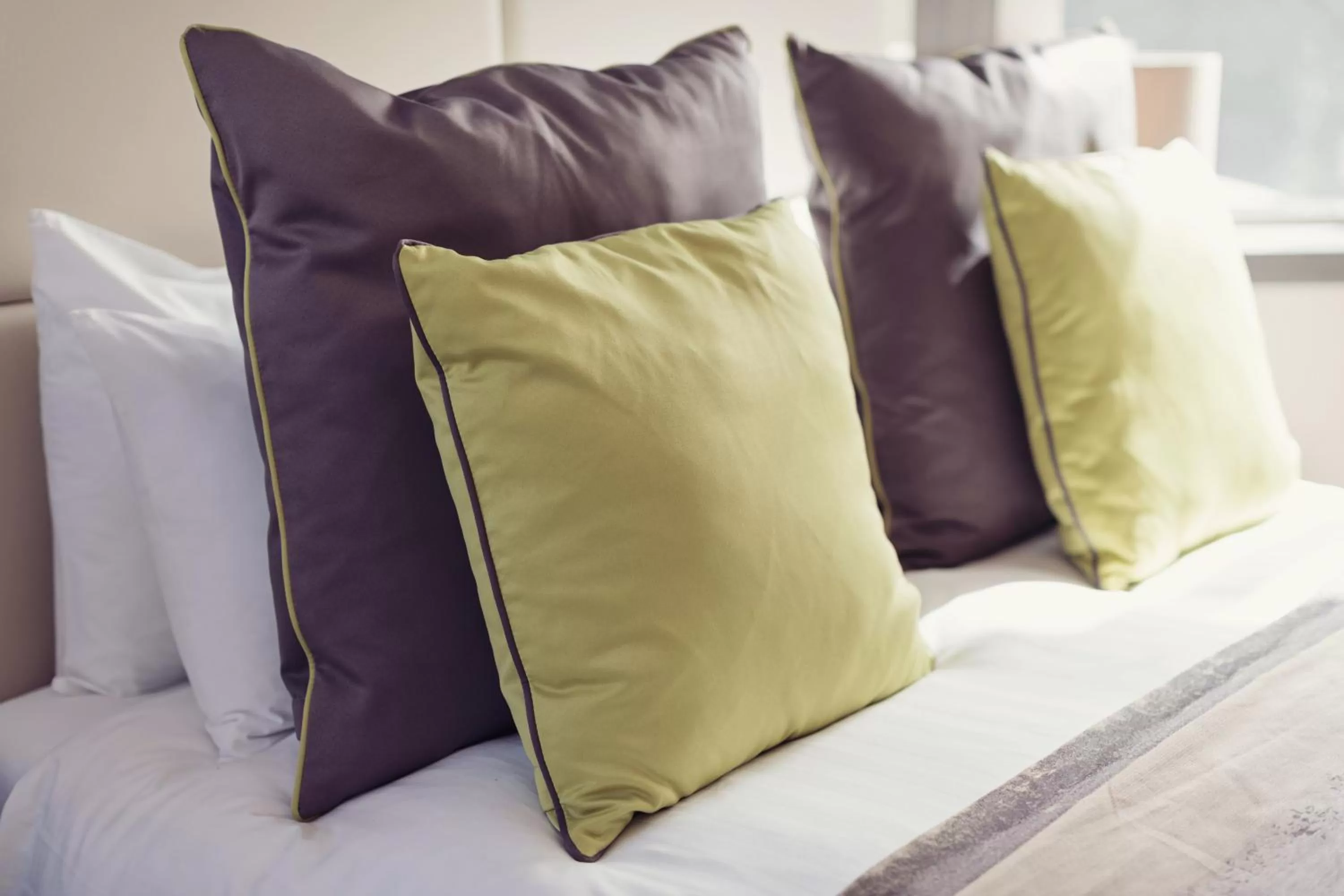 Bedroom, Bed in Abbey House Hotel