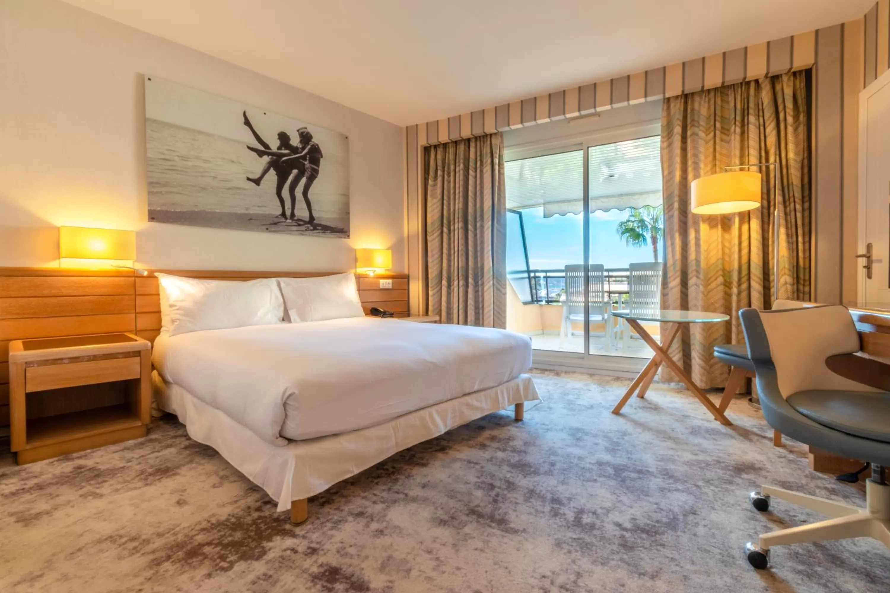 Bed in Holiday Inn Nice - Port St Laurent by IHG