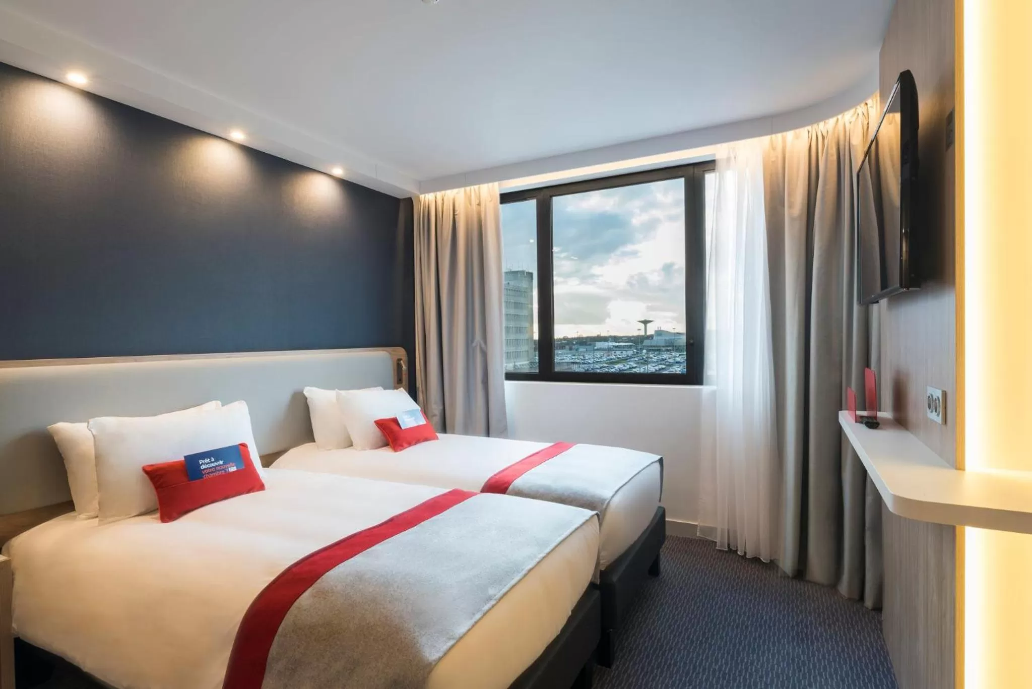 Photo of the whole room, Bed in Holiday Inn Express - Paris - CDG Airport by IHG