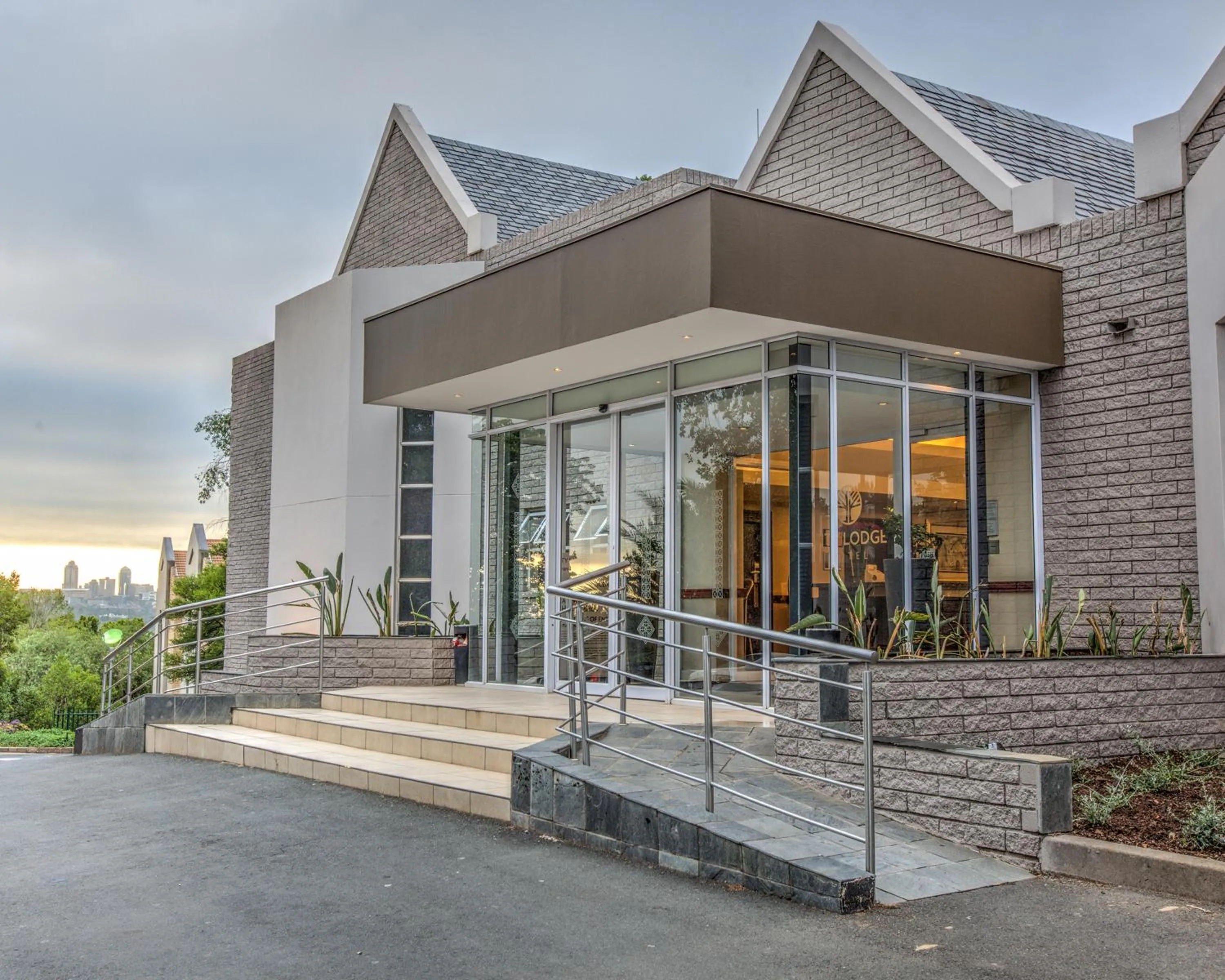 Facade/entrance in City Lodge Hotel Bryanston