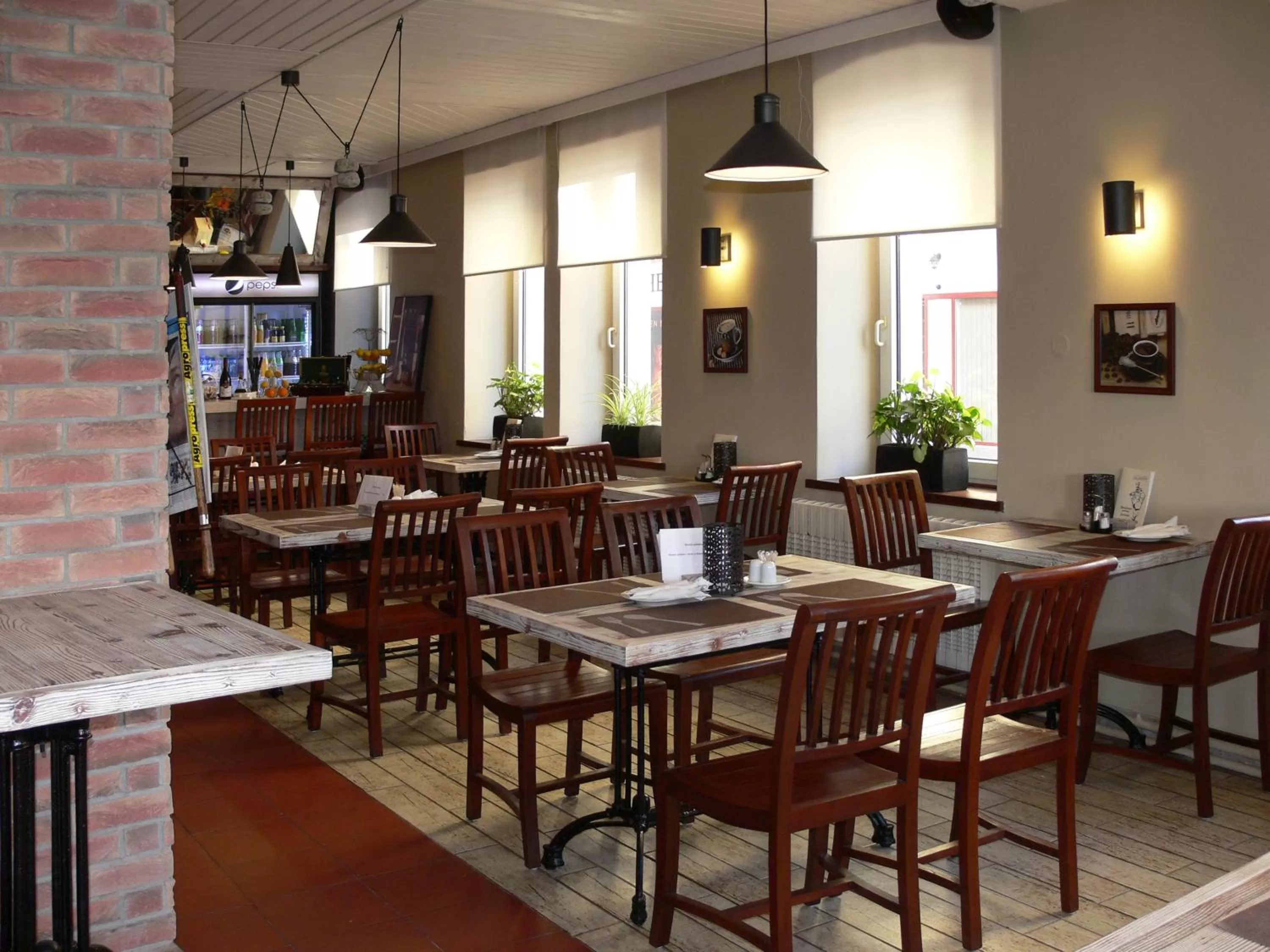 Restaurant/places to eat in Hotel Na Baste