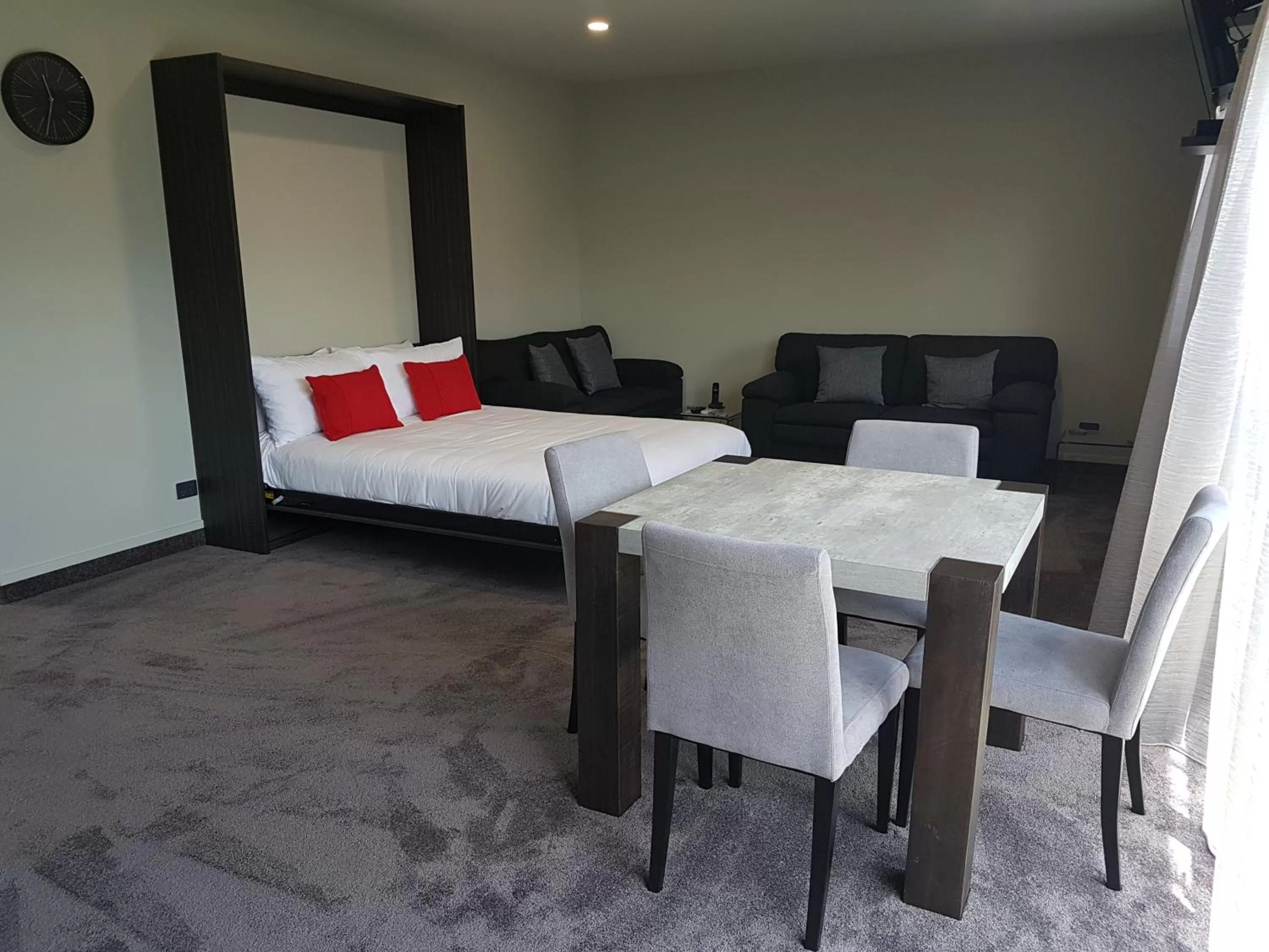 Bed in Kings On Peace