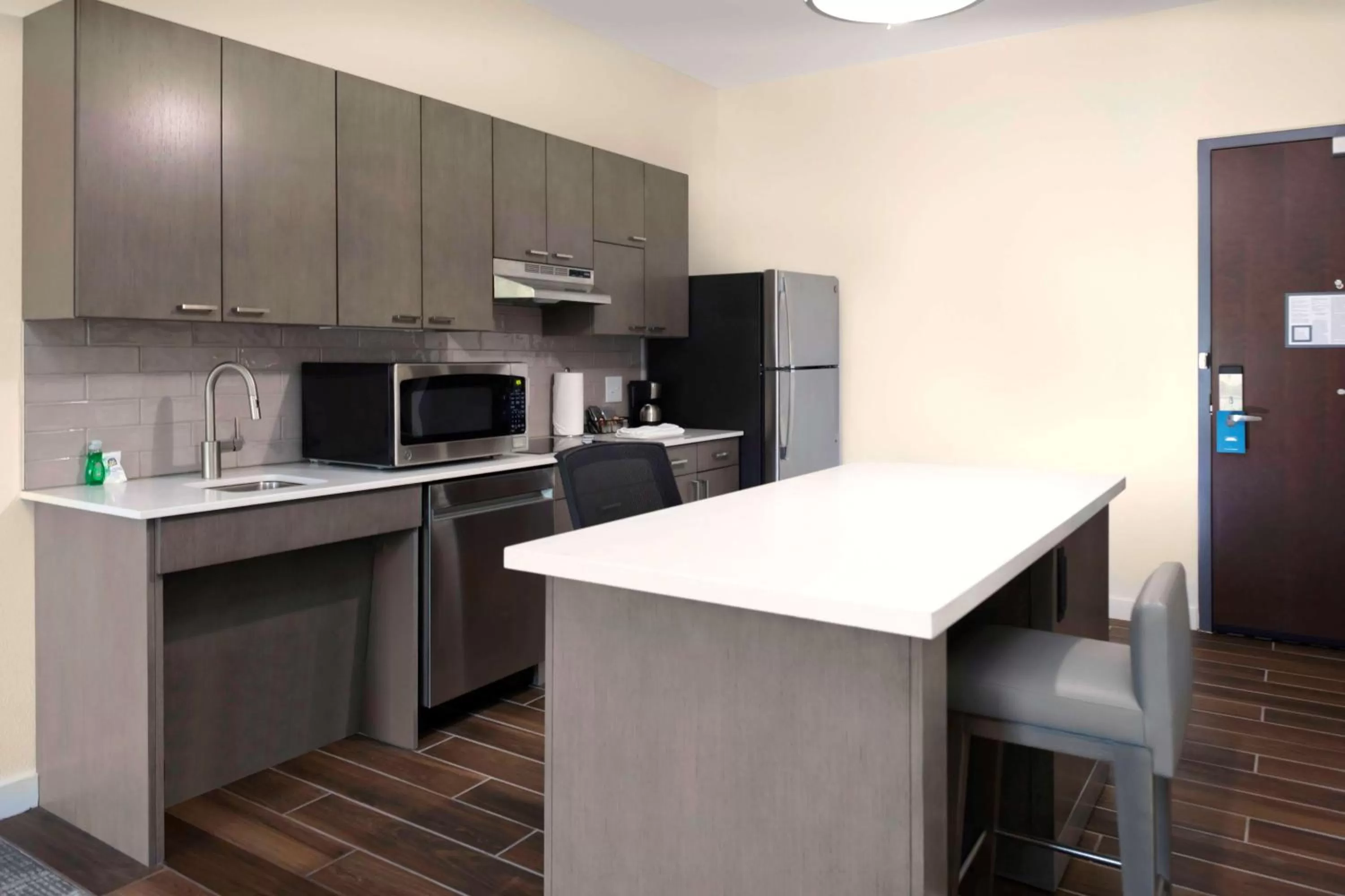 Kitchen or kitchenette in Hyatt House Charlotte Rea Farms