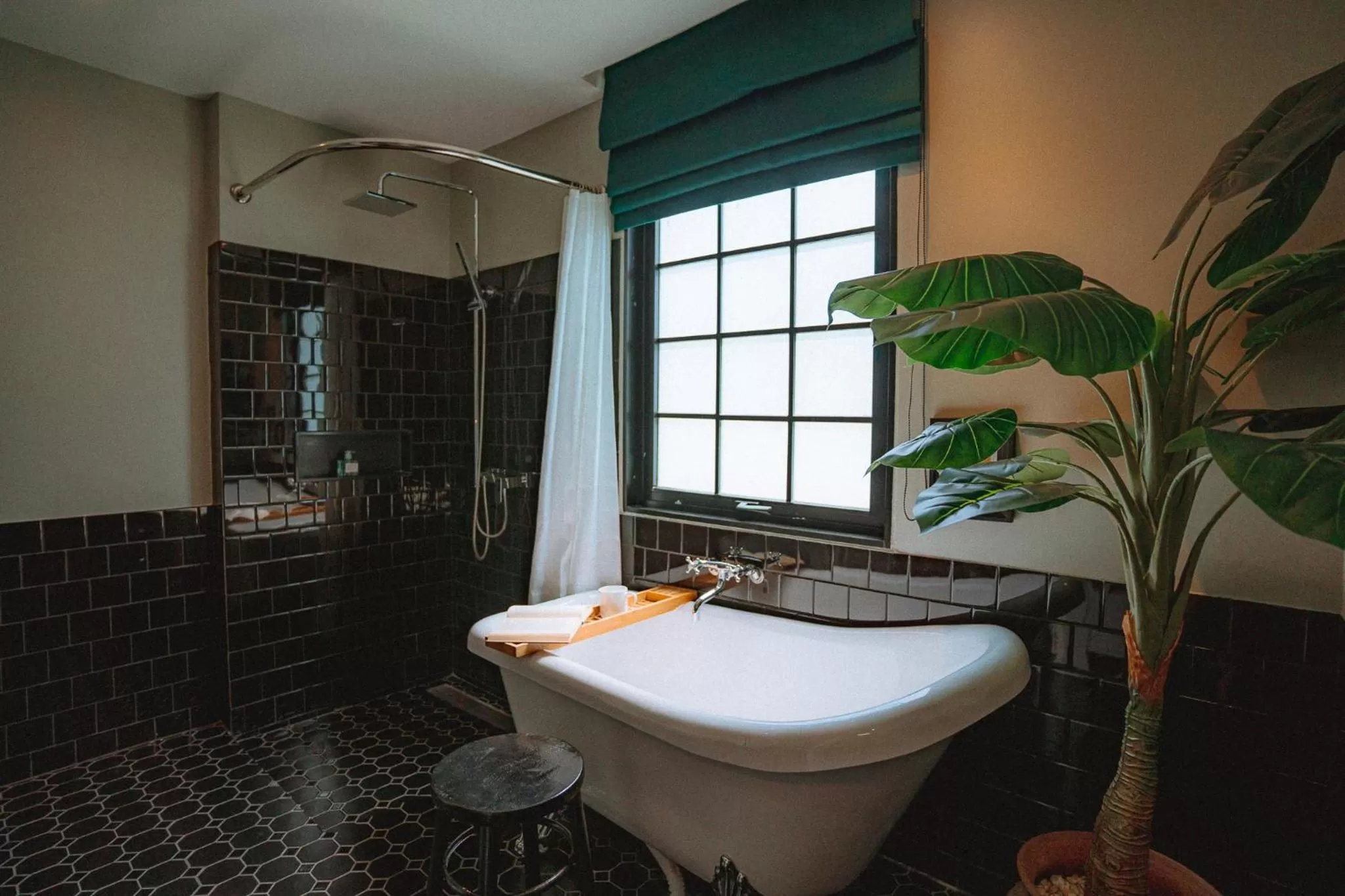 Bathroom in Hotel Thomas Bangkok