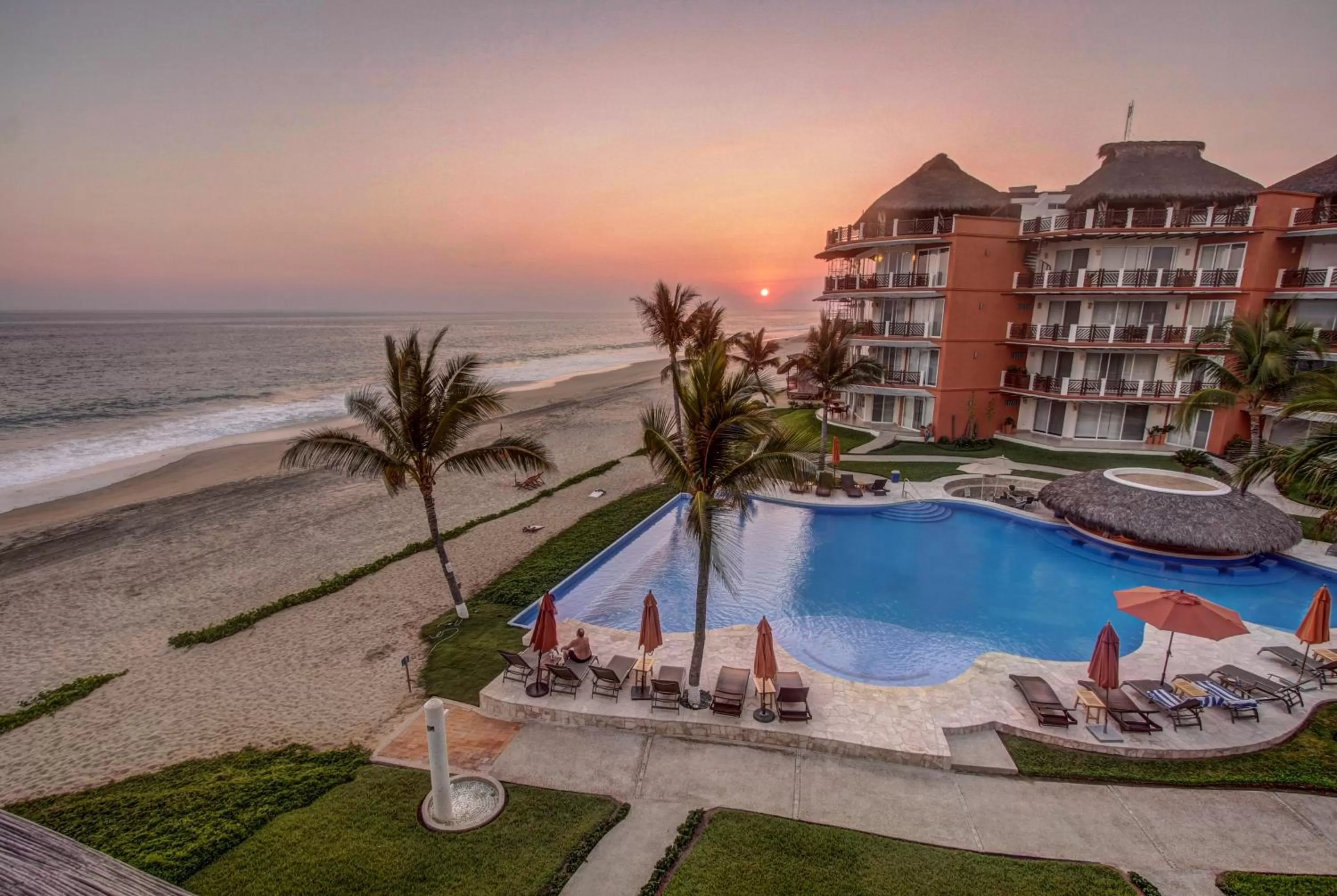 Swimming pool in Vivo Resorts