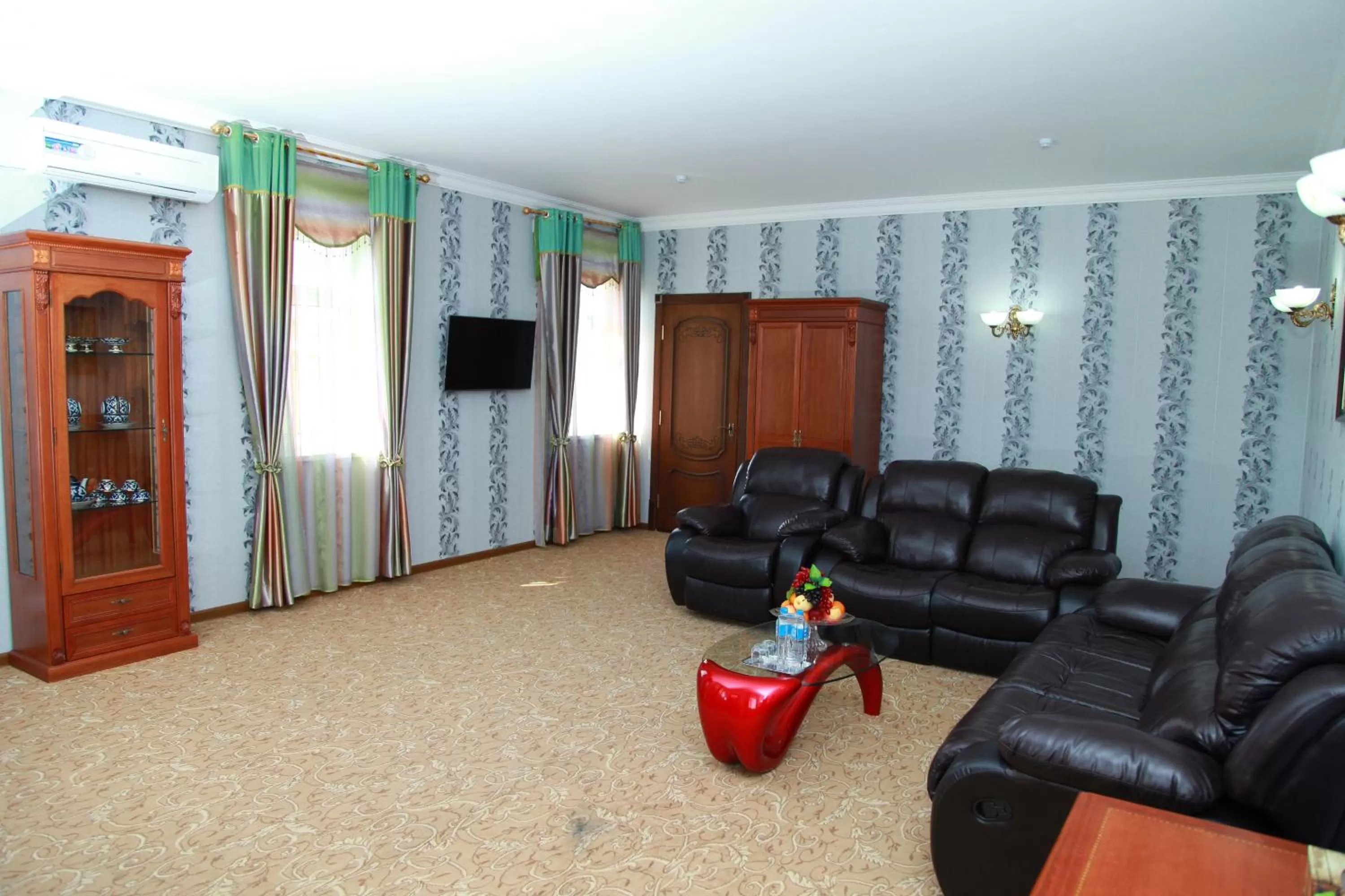Living room, Seating Area in Maximum Hotel