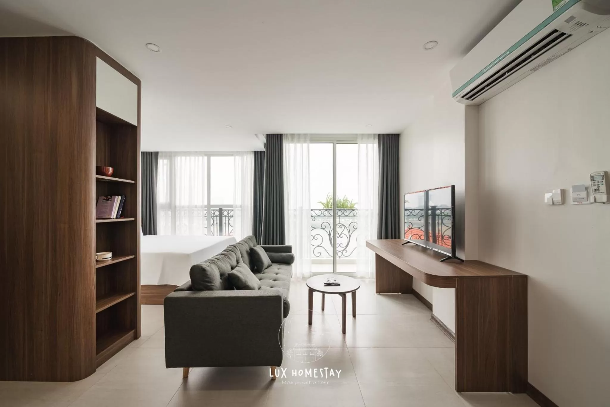 TV and multimedia in Lux Westlake Studio