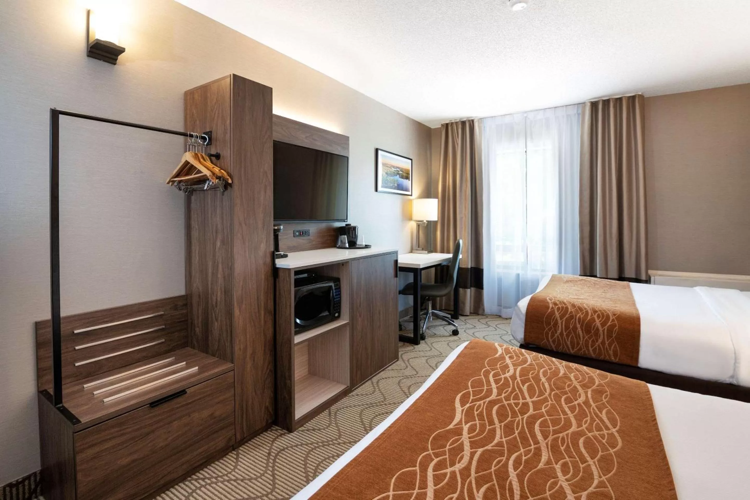 Bedroom, Bed in Comfort Inn Lakeshore