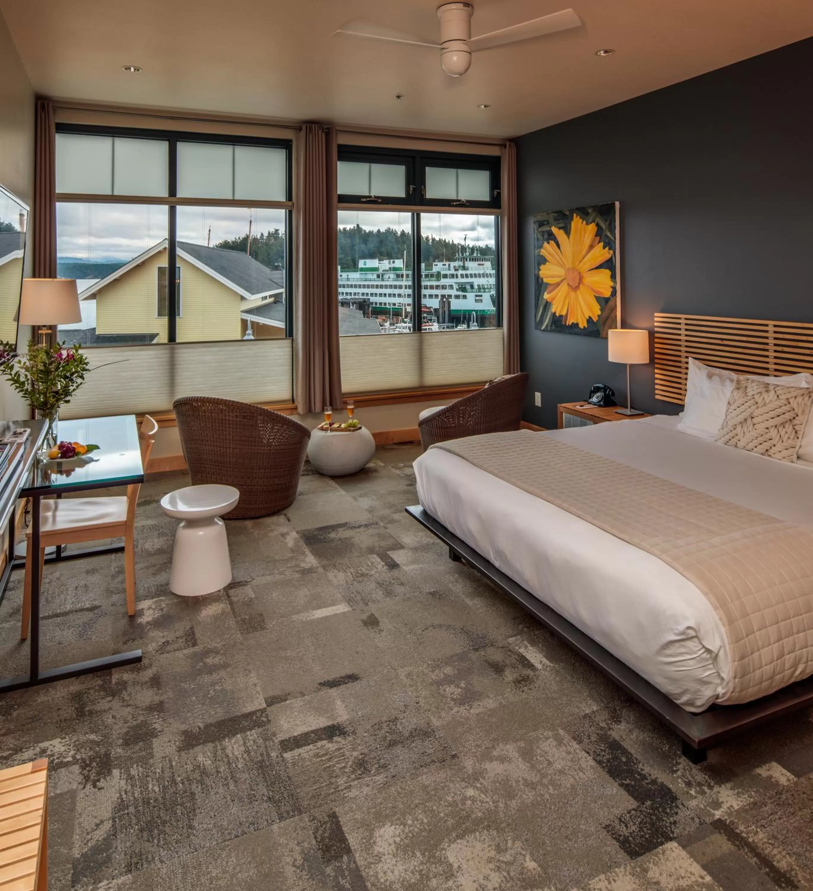 View (from property/room) in Island Inn at 123 West