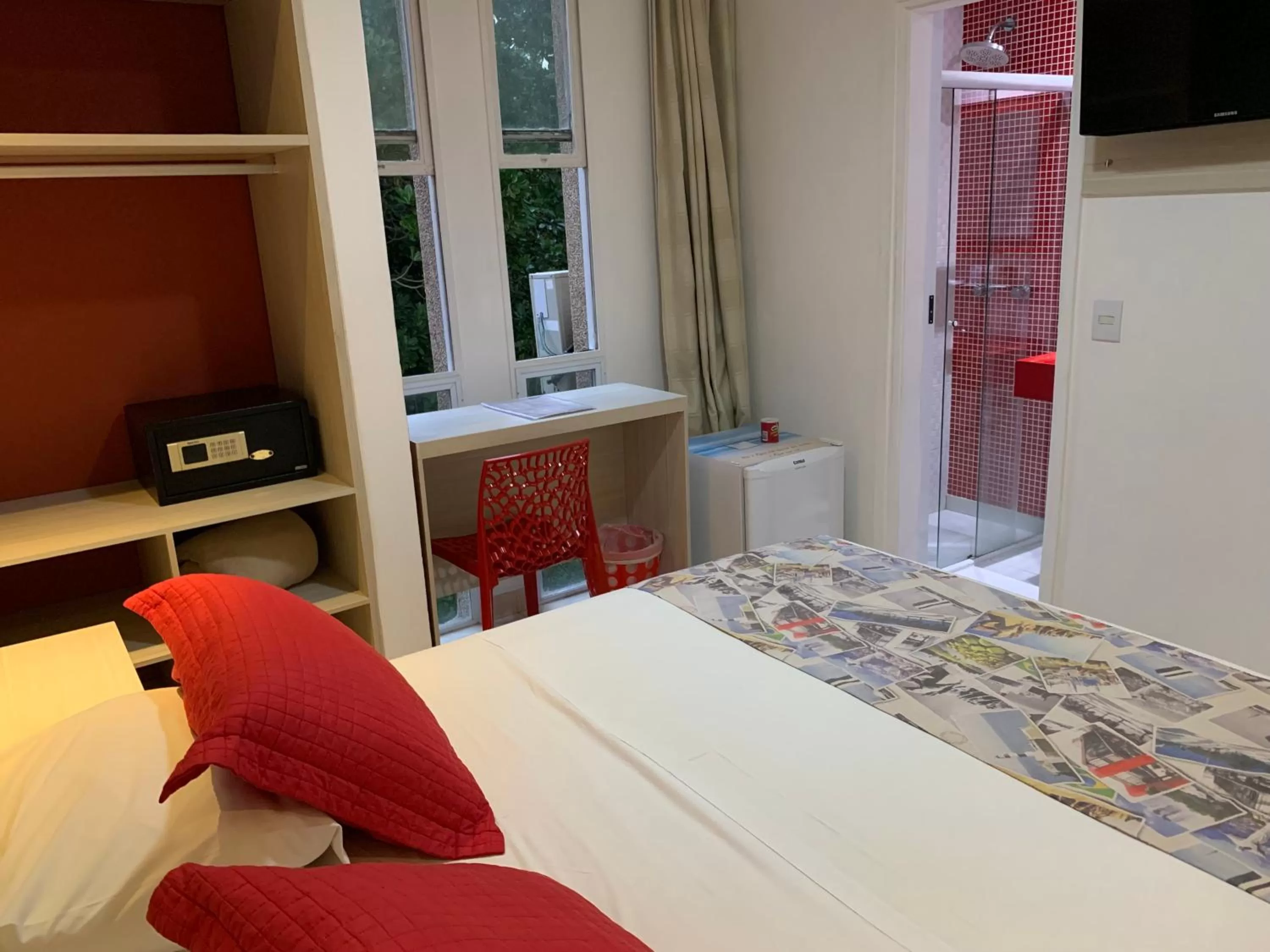 Bedroom, Bed in Grand Hotel Guarujá - A sua Melhor Experiência Beira Mar na Praia!