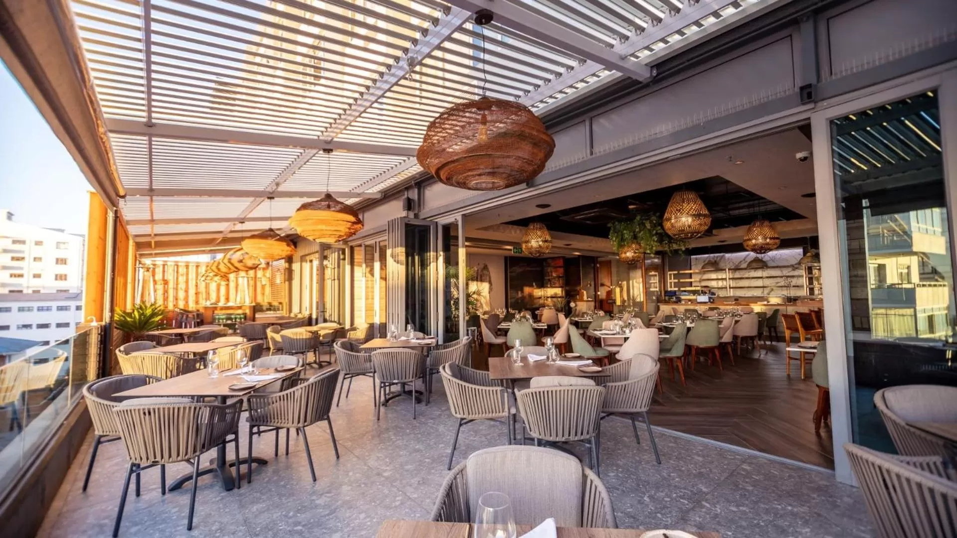 Restaurant/places to eat in Newkings Boutique Hotel