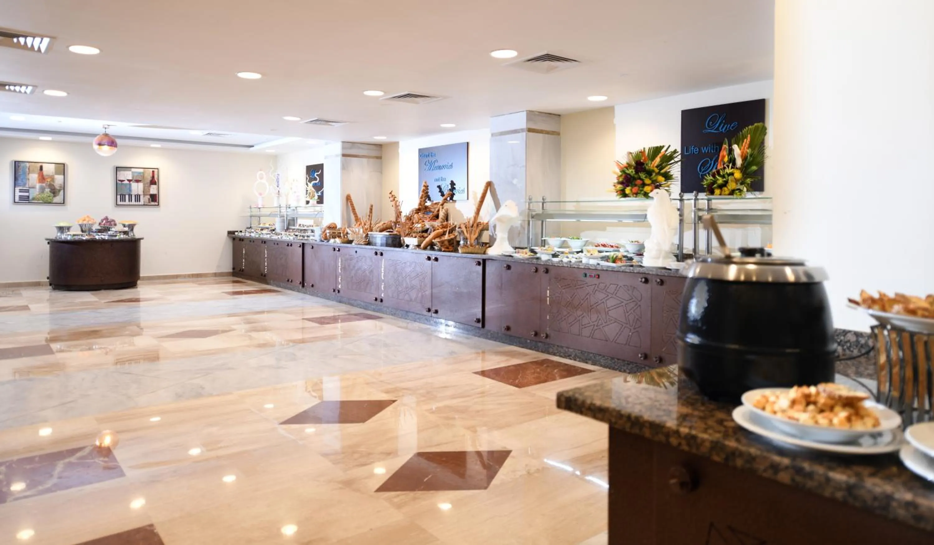 Restaurant/places to eat in Tolip El Forsan Hotel