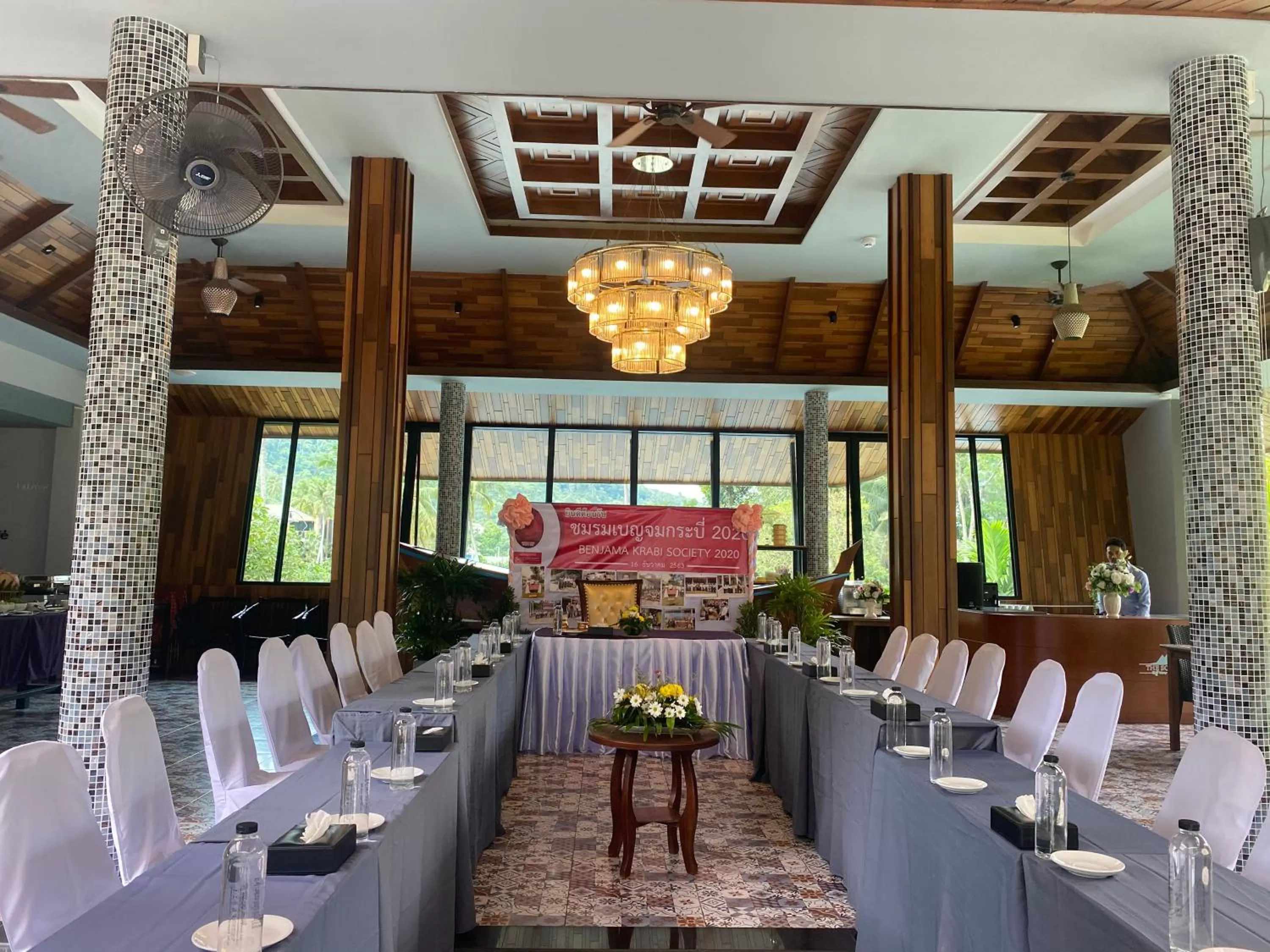 Restaurant/places to eat in The Scene Cliff View Villas