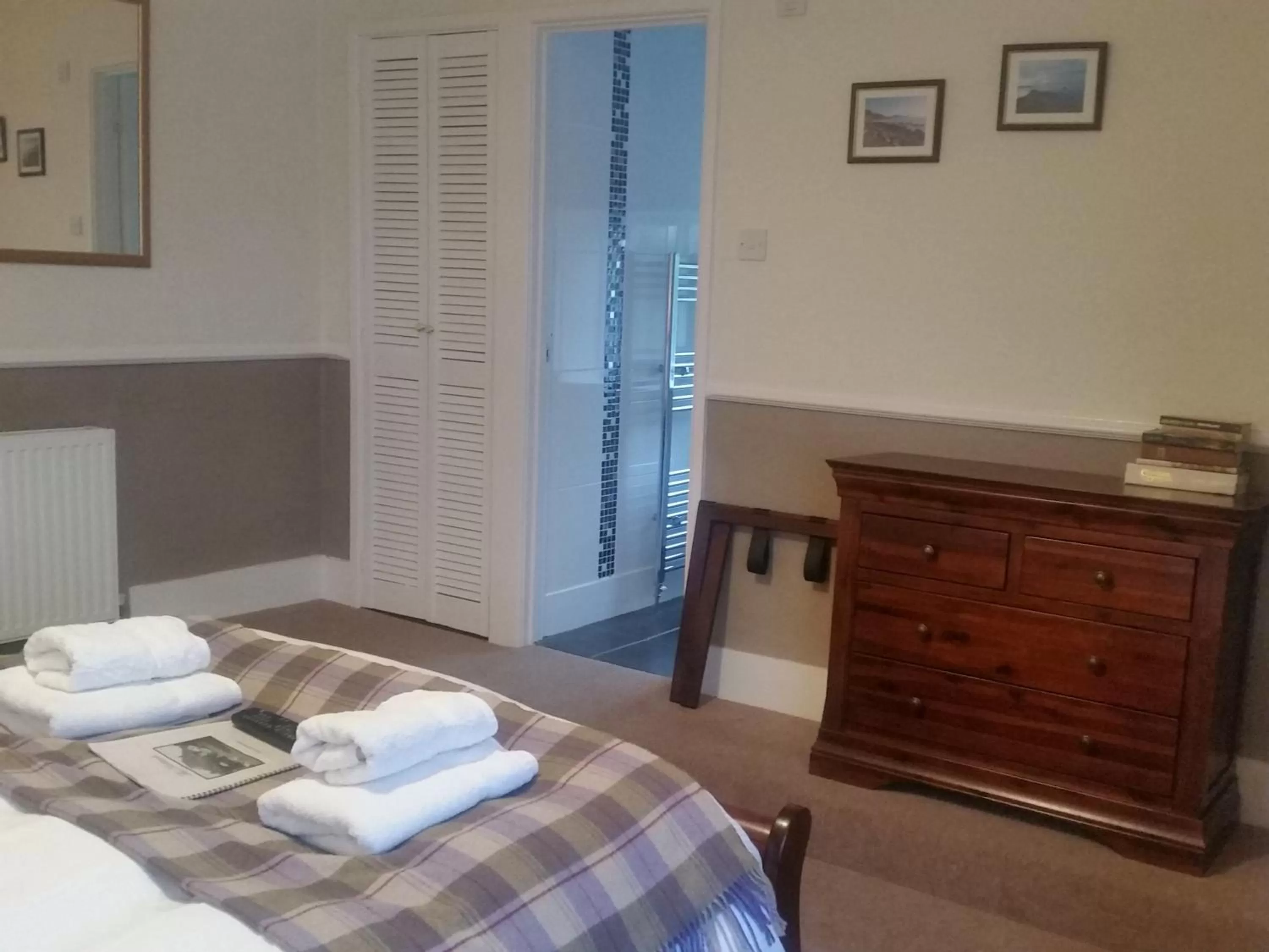 Decorative detail, Bed in Kersbrook Guest Accommodation