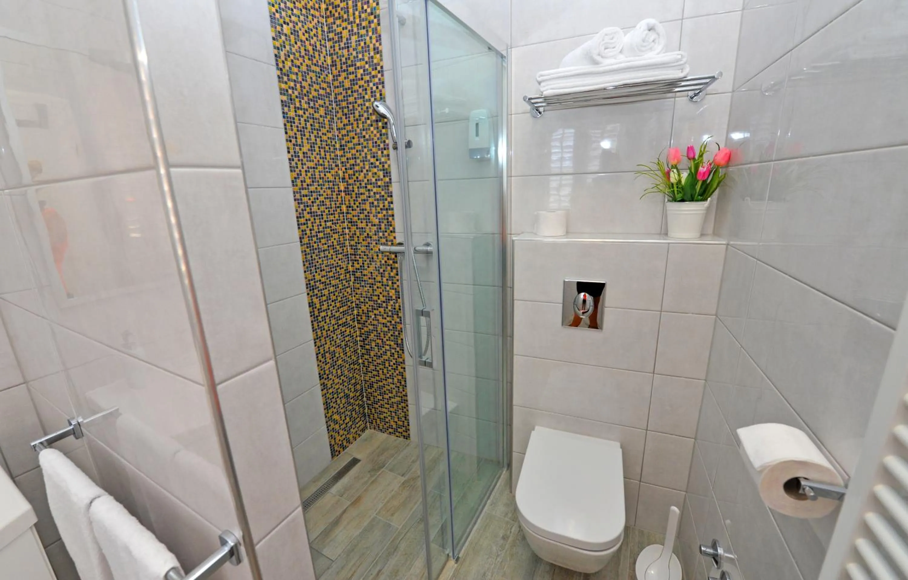 Bathroom in Luxury Rooms Nirvana