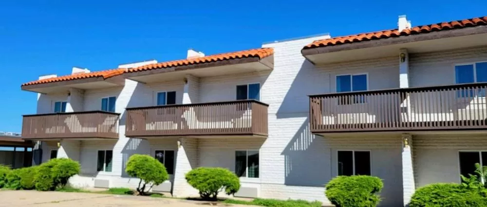 Property building in Hotel Inn Santa Fe