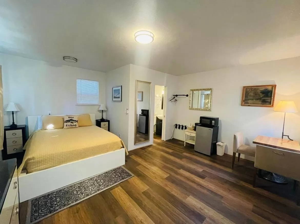 Bed in Riverfront Lodging