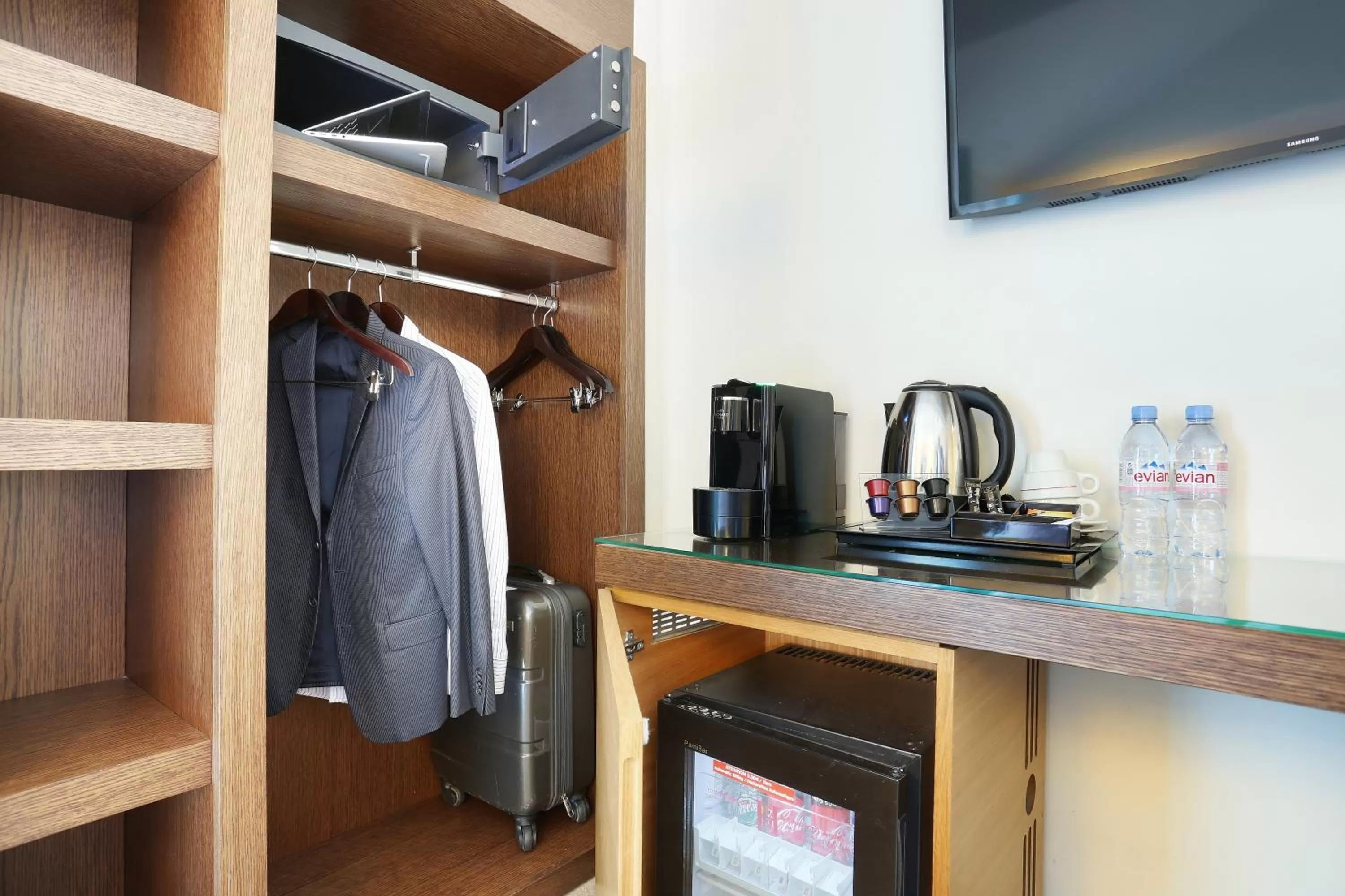 TV and multimedia in Le Grand Hôtel de Normandie