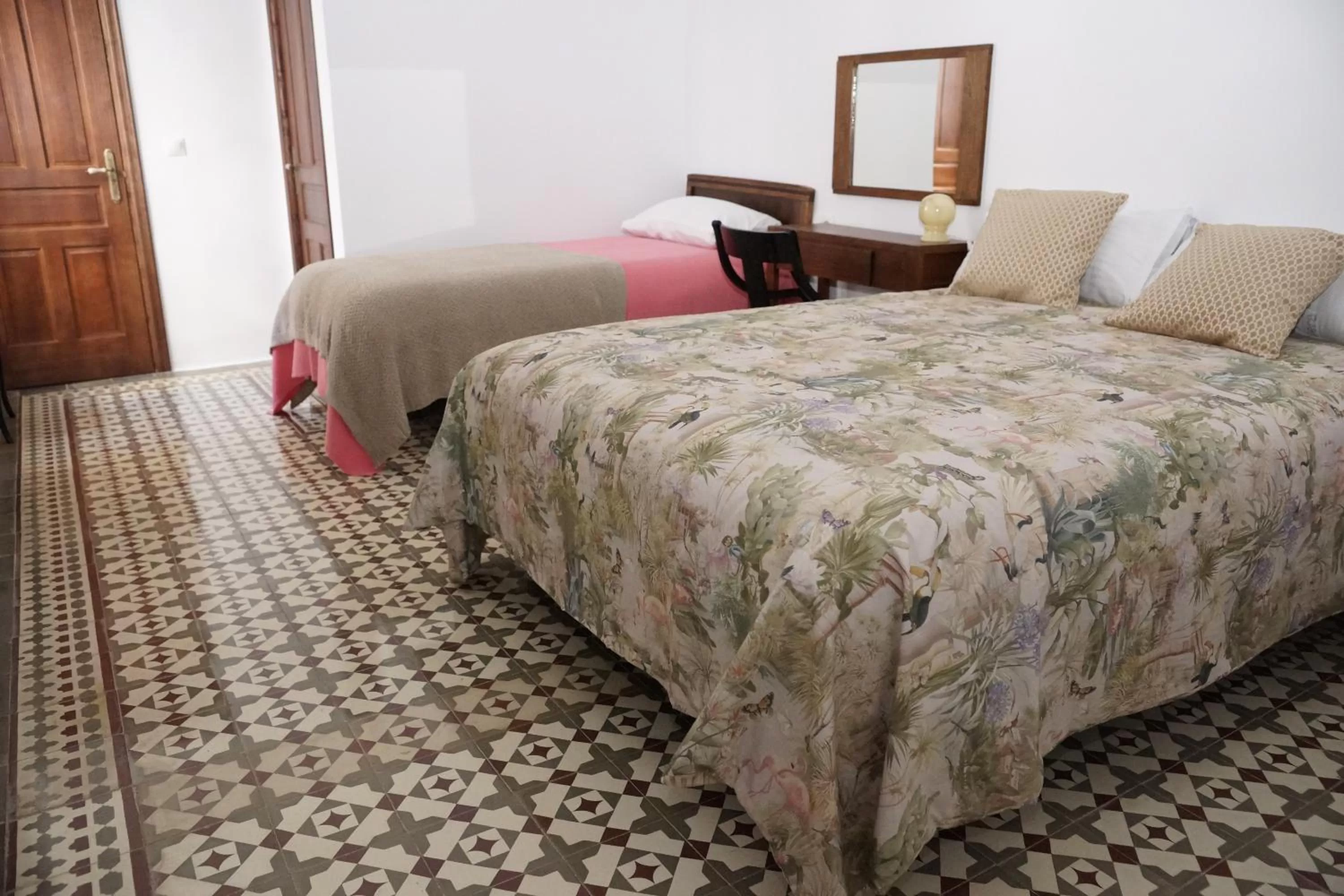 Photo of the whole room, Bed in Fuentepiedra Casa Rural Categoría Superior