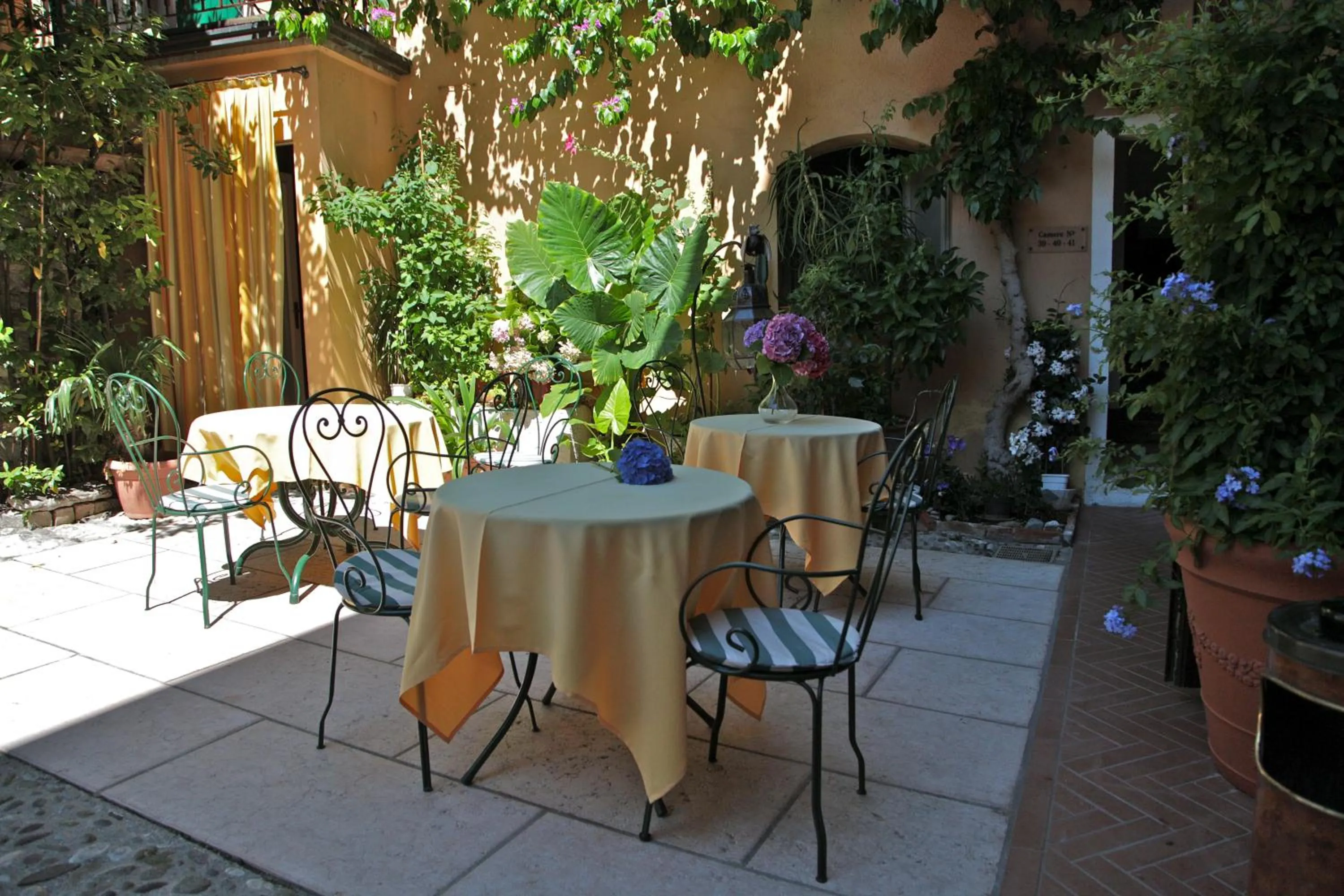 Patio in Hotel San Filis